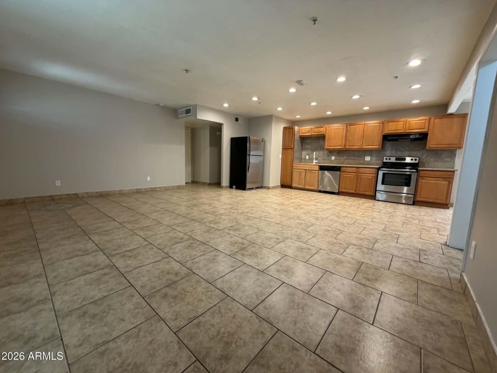 6301 W Earll Drive, Phoenix, AZ 85033 — photo 8 of 24