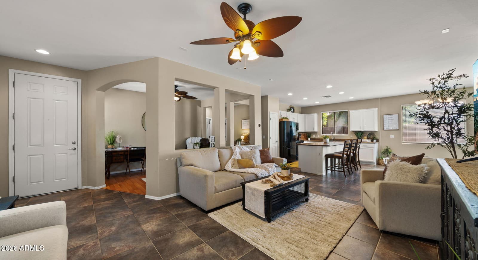 6602 S Cartier Drive, Gilbert, AZ 85298 — photo 4 of 40