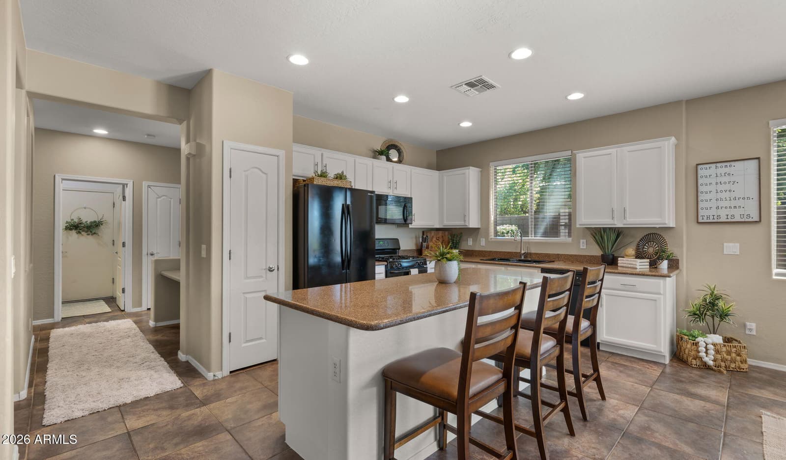 6602 S Cartier Drive, Gilbert, AZ 85298 — photo 14 of 40
