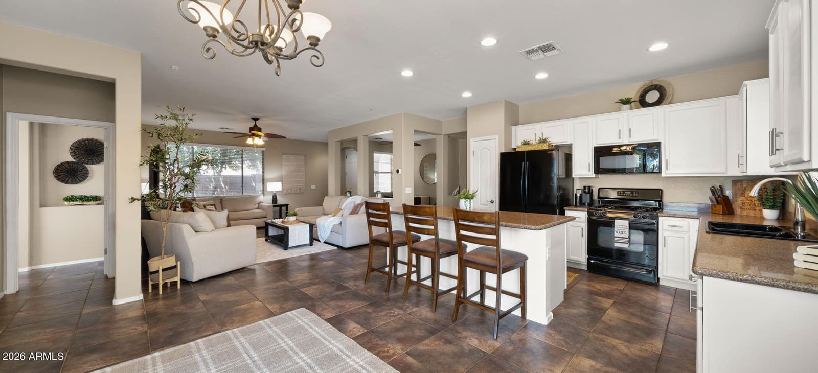 6602 S Cartier Drive, Gilbert, AZ 85298 — photo 3 of 40