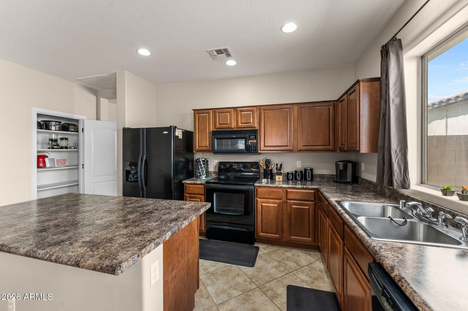 17632 W Acapulco Lane, Surprise, AZ 85388 — photo 5 of 28