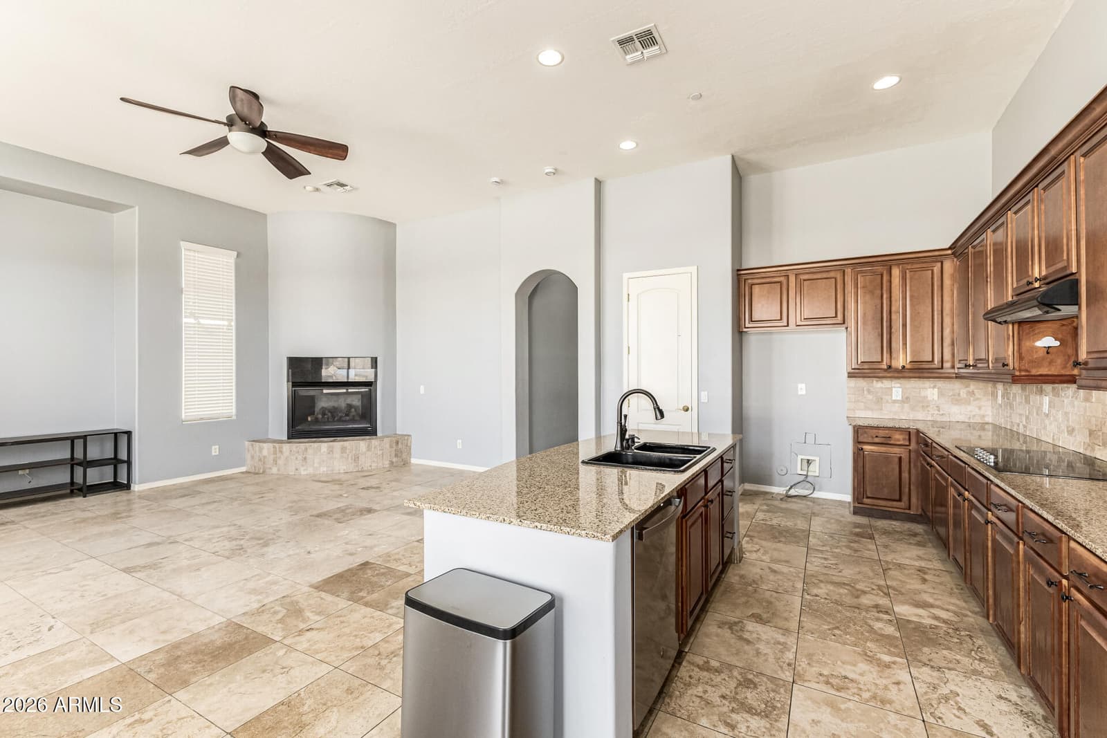 724 W Mesquite Lane, Litchfield Park, AZ 85340 — photo 15 of 60