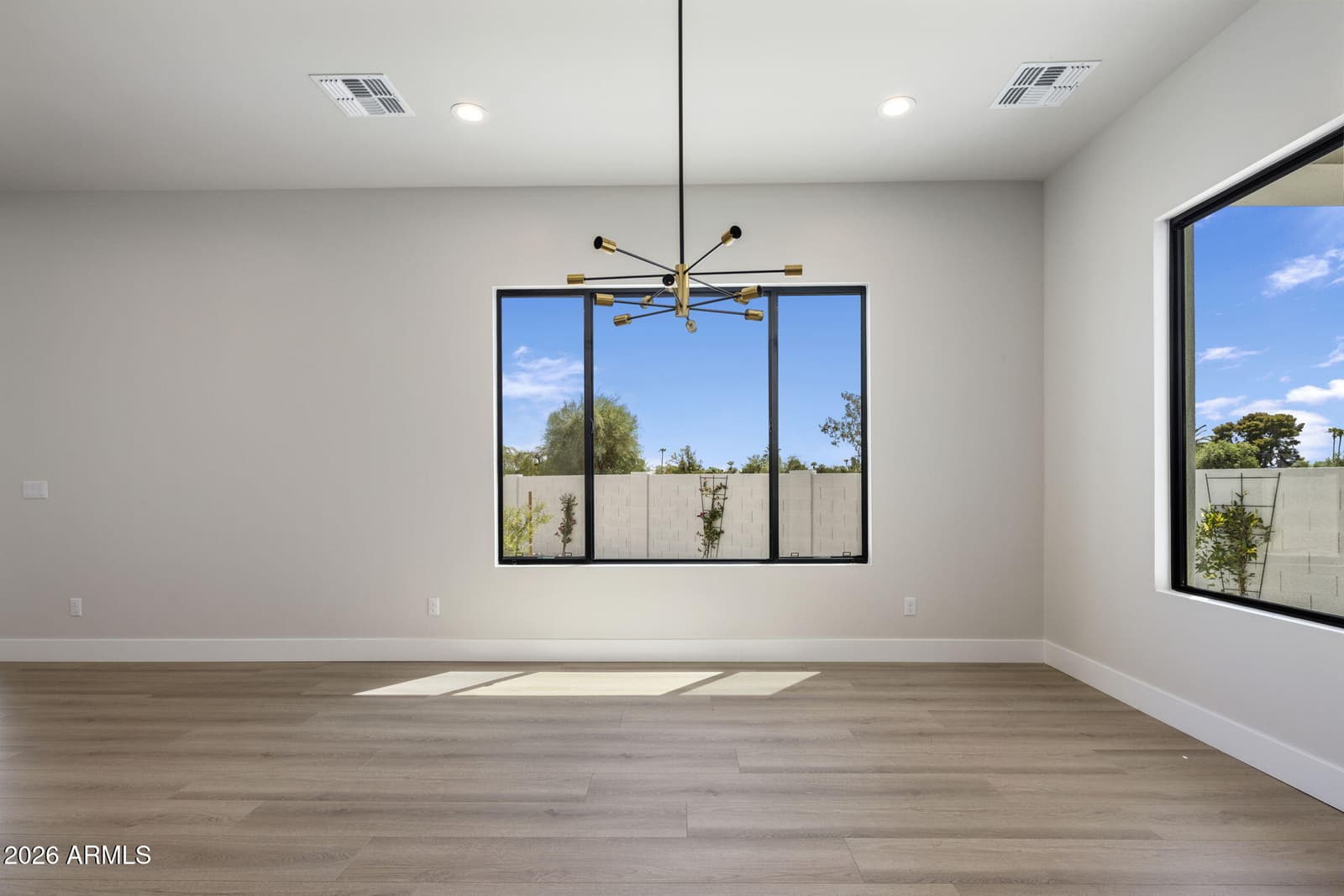 1307 E Orangewood Avenue, Phoenix, AZ 85020 — photo 14 of 38