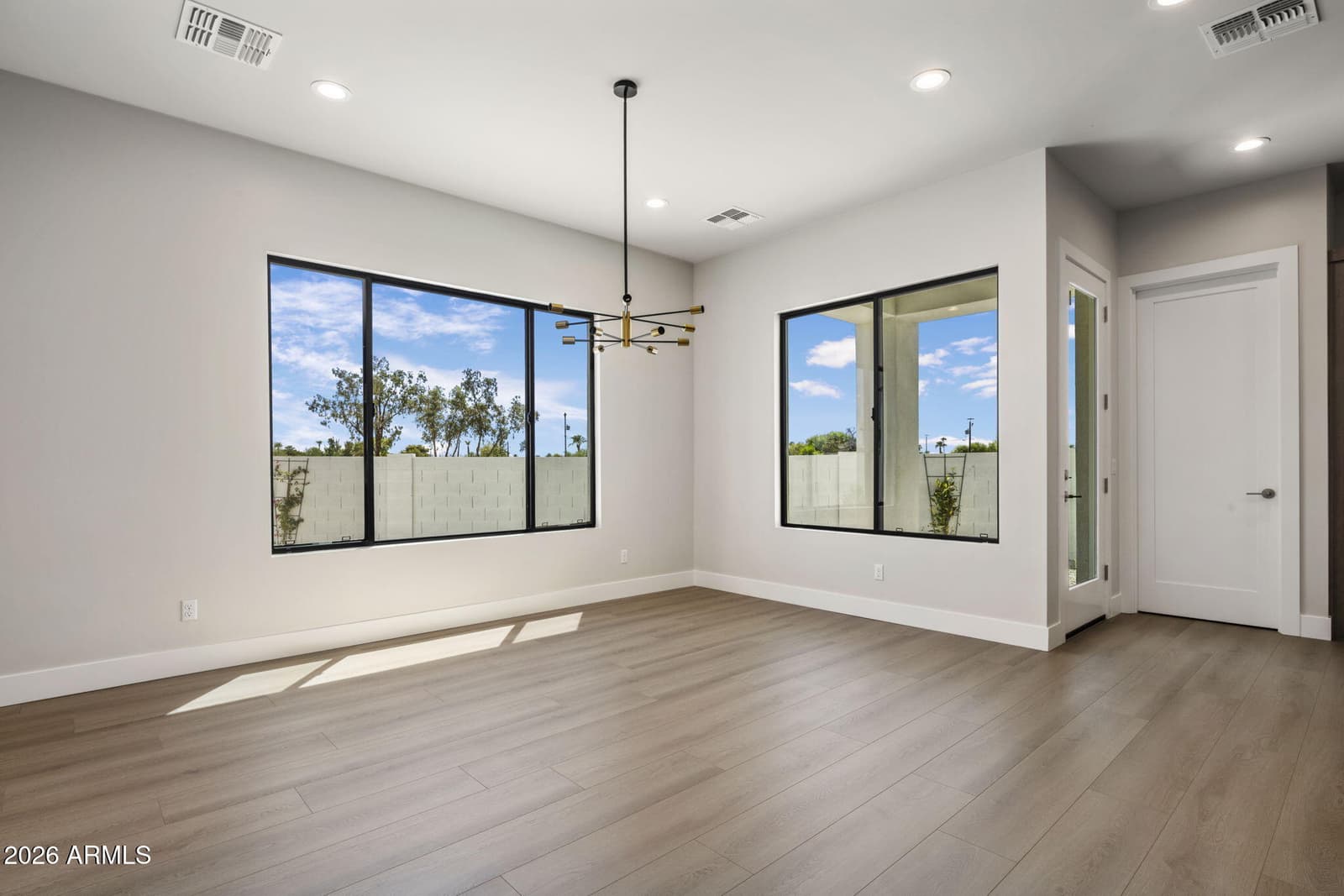 1307 E Orangewood Avenue, Phoenix, AZ 85020 — photo 12 of 38
