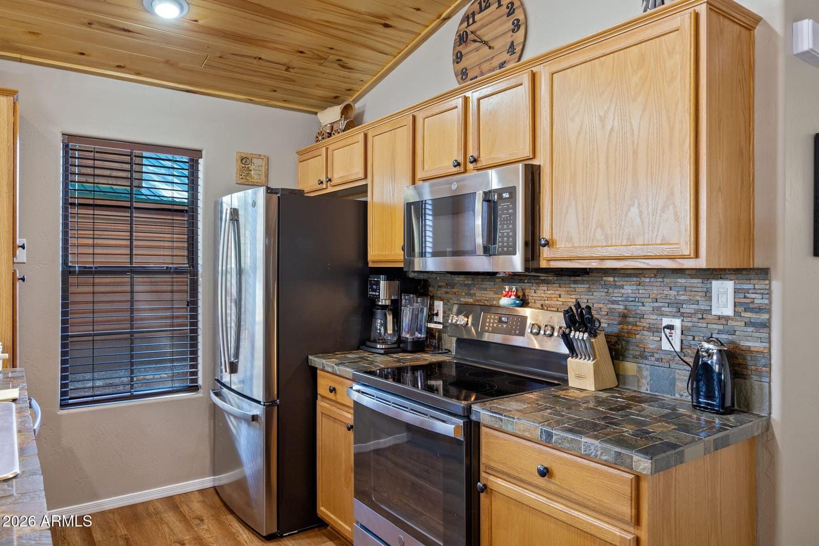 2701 Palomino Trail, Overgaard, AZ 85933 — photo 13 of 36