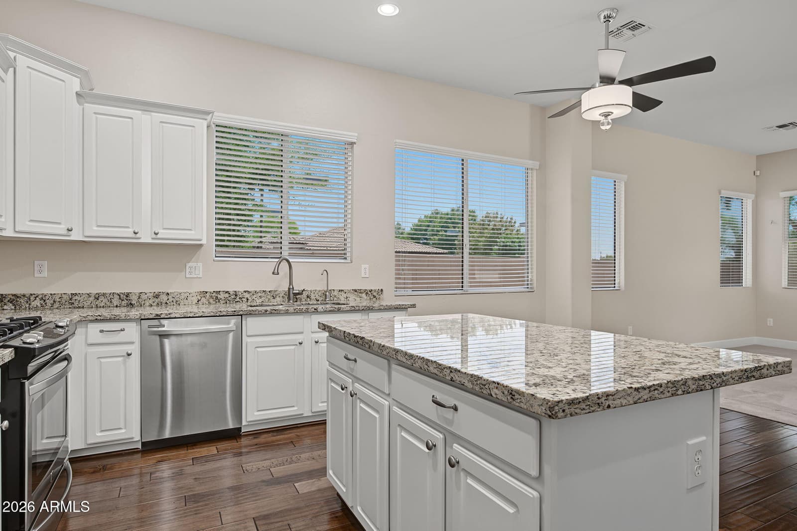 1334 N Constellation Way, Gilbert, AZ 85234 — photo 14 of 38