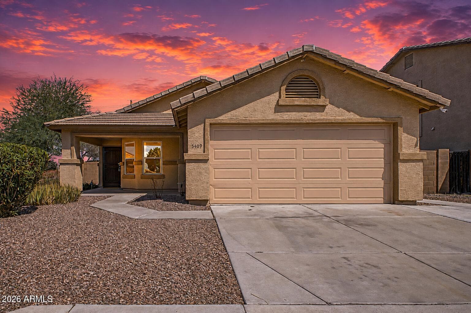 5409 S 15th Way SE, Phoenix, AZ 85040 — photo 1 of 28