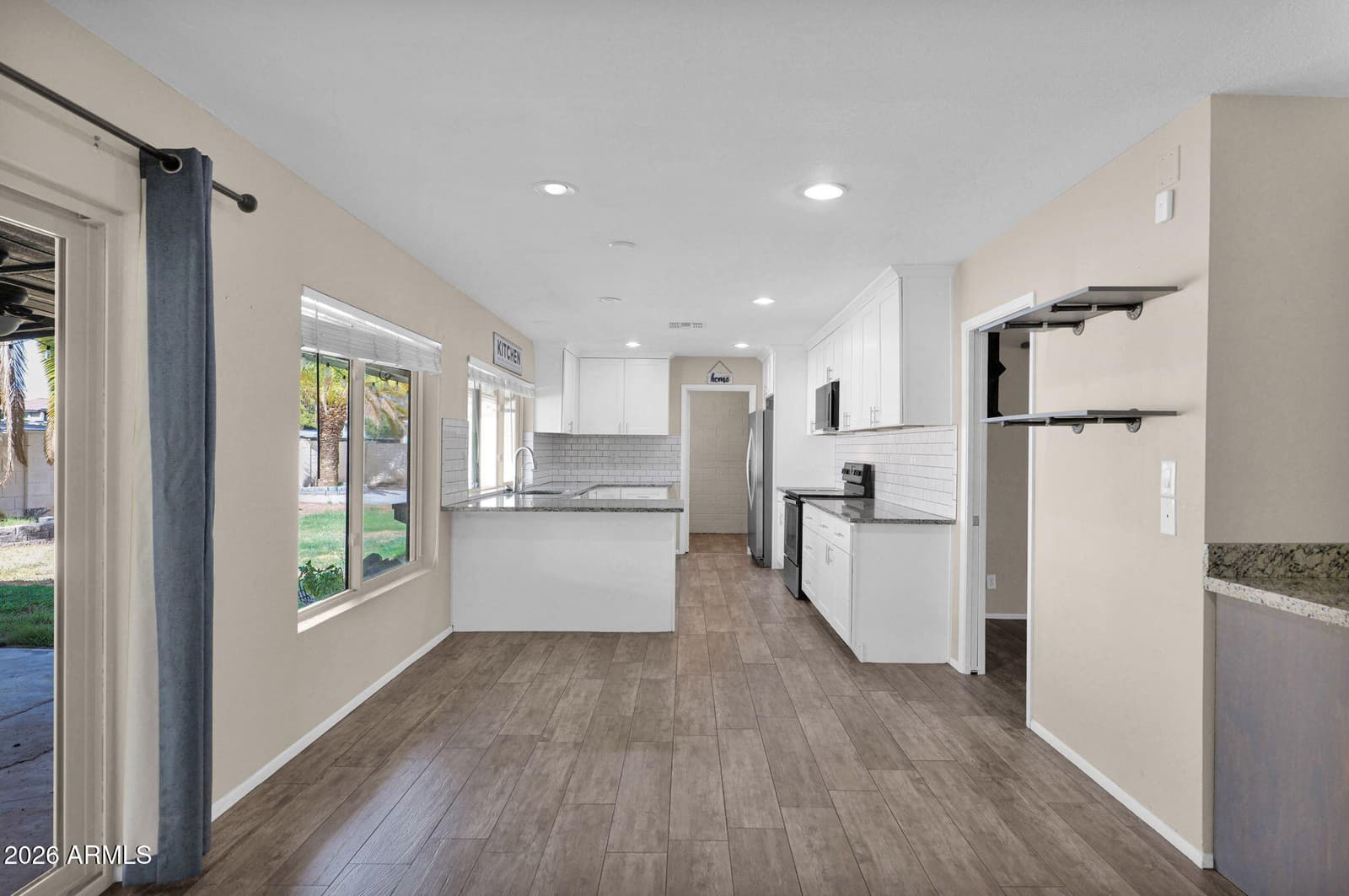 604 W Plata Avenue, Mesa, AZ 85210 — photo 8 of 29