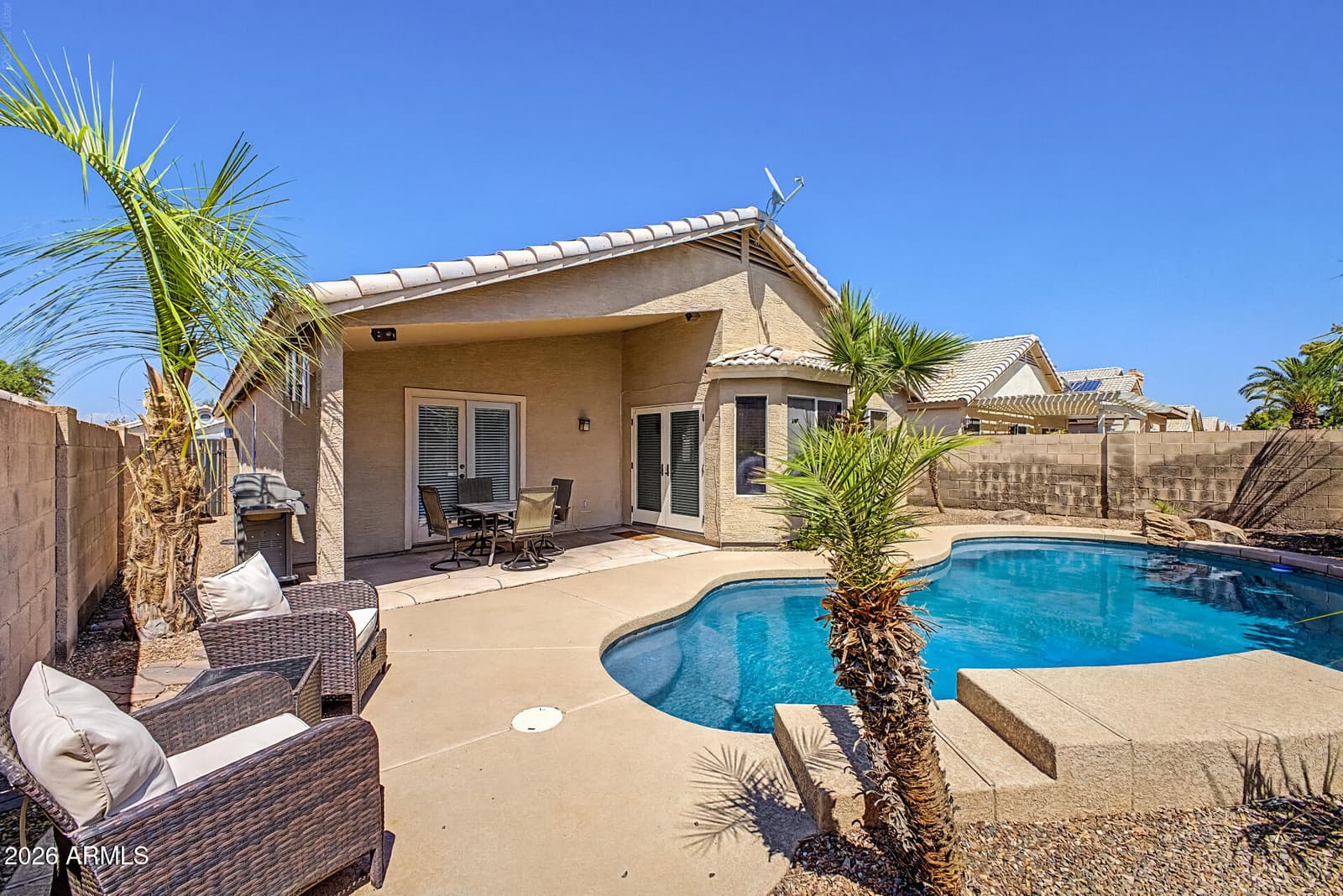 173 W Smoke Tree Road, Gilbert, AZ 85233 — photo 32 of 44