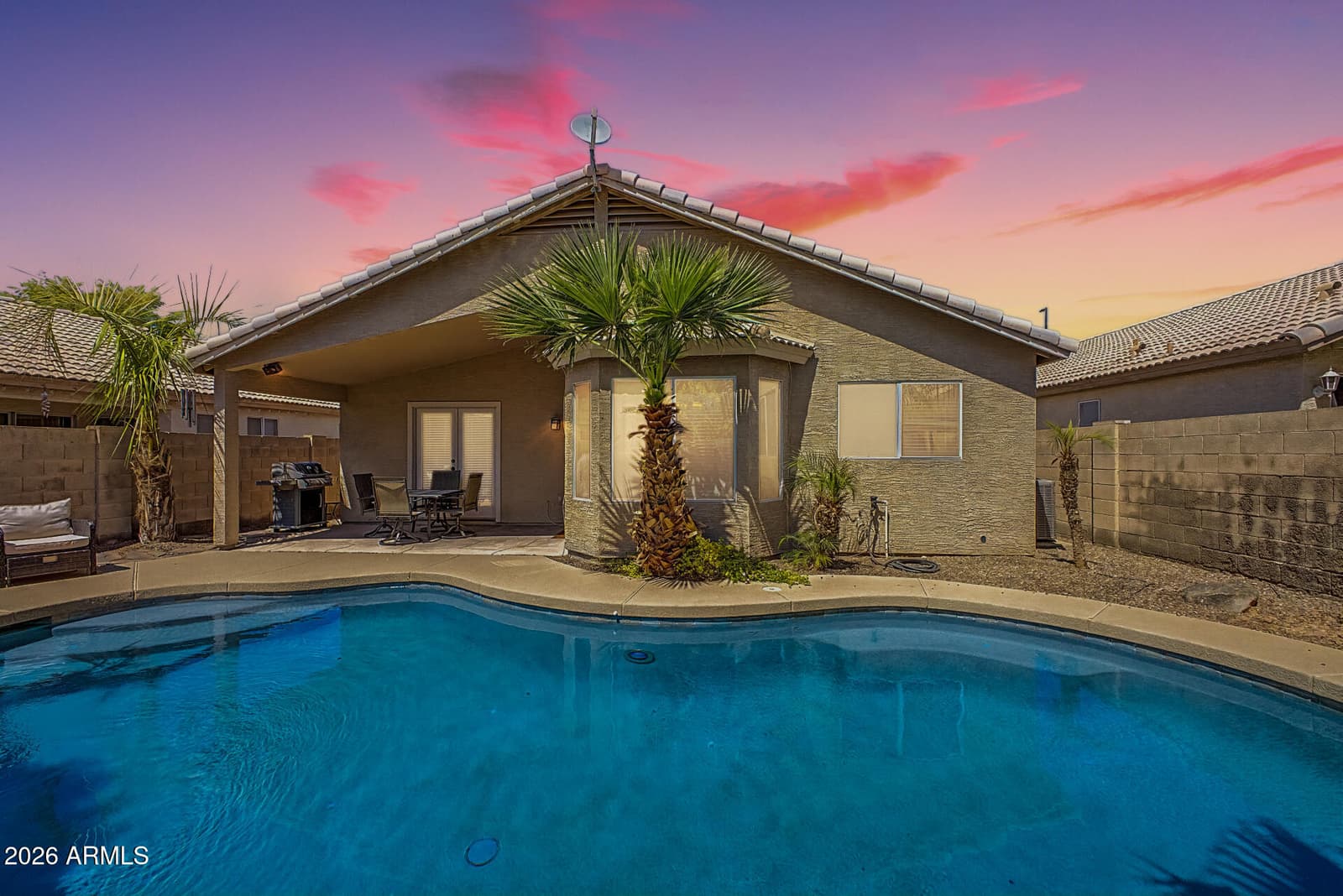 173 W Smoke Tree Road, Gilbert, AZ 85233 — photo 5 of 44