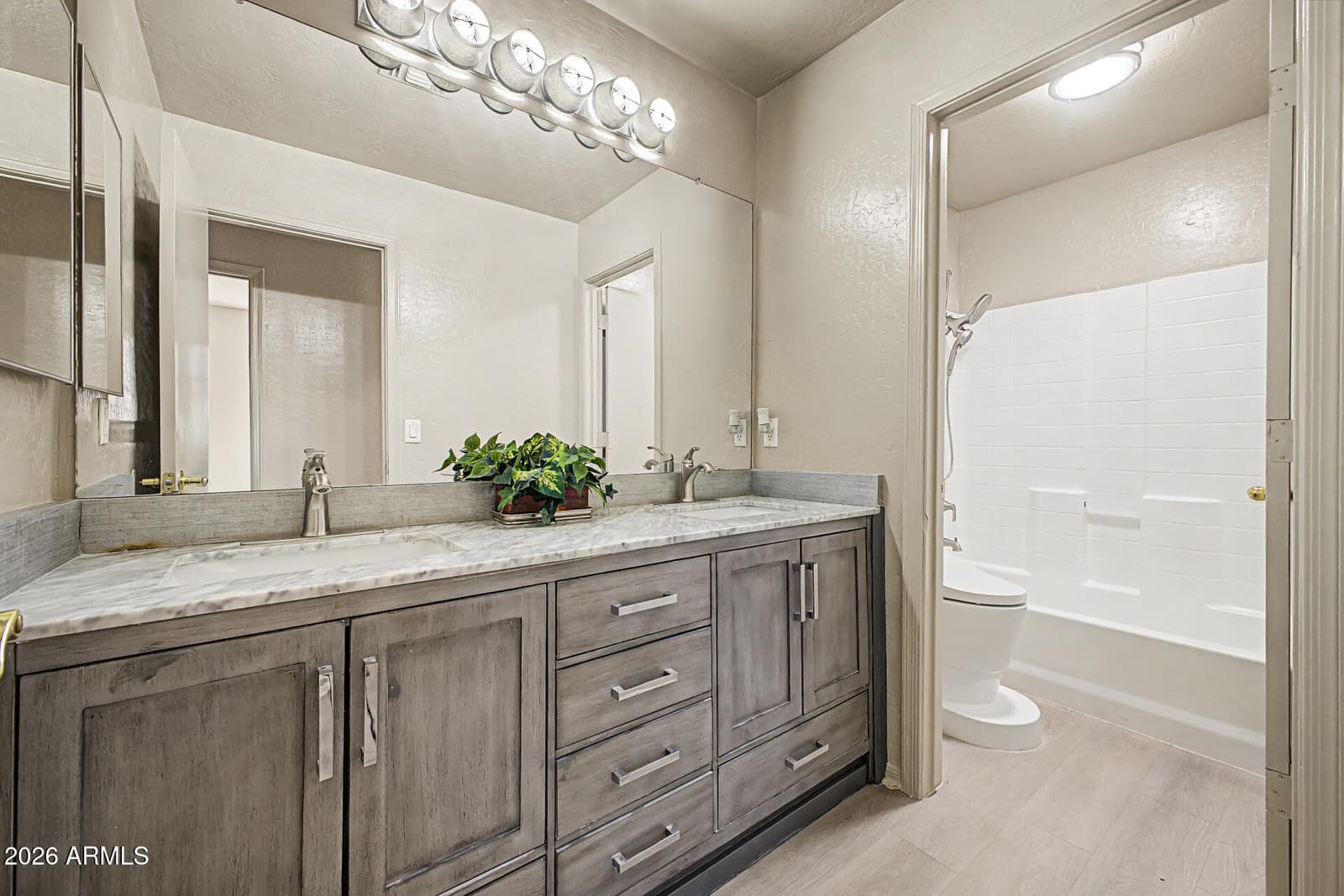 5409 S 15th Way SE, Phoenix, AZ 85040 — photo 14 of 28