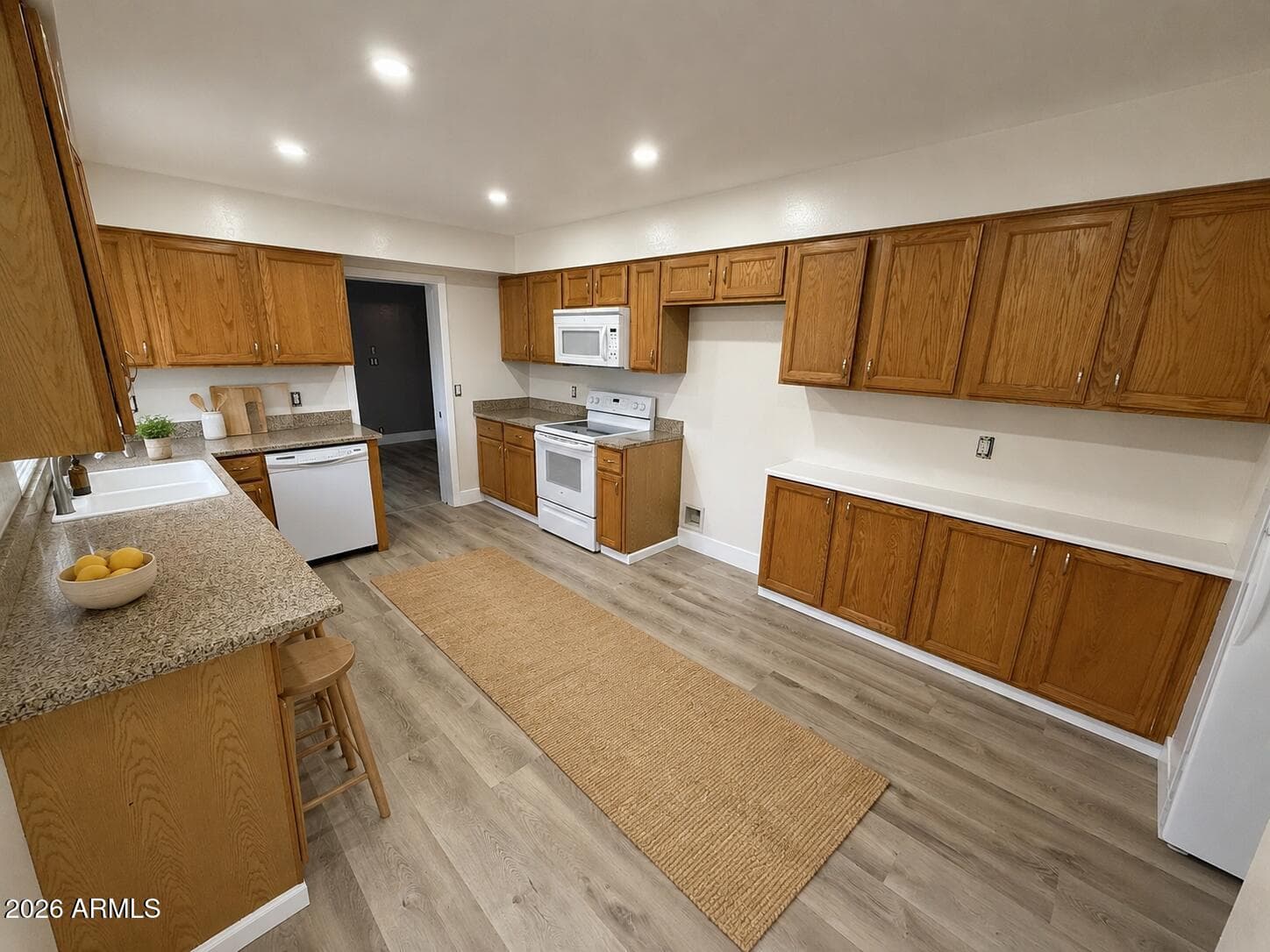 815 E Cavalier Drive, Phoenix, AZ 85014 — photo 5 of 32