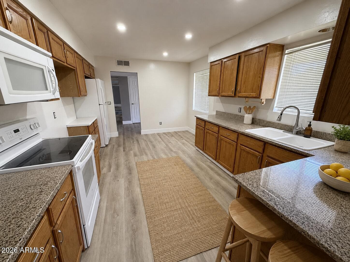 815 E Cavalier Drive, Phoenix, AZ 85014 — photo 7 of 32