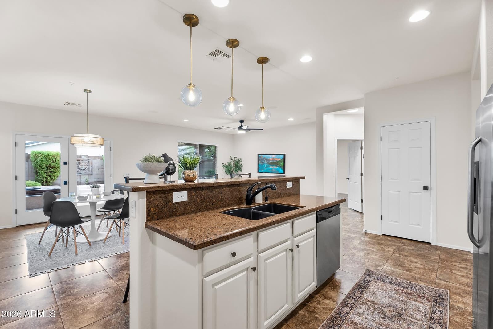 7171 S Sinova Court, Gilbert, AZ 85298 — photo 4 of 34