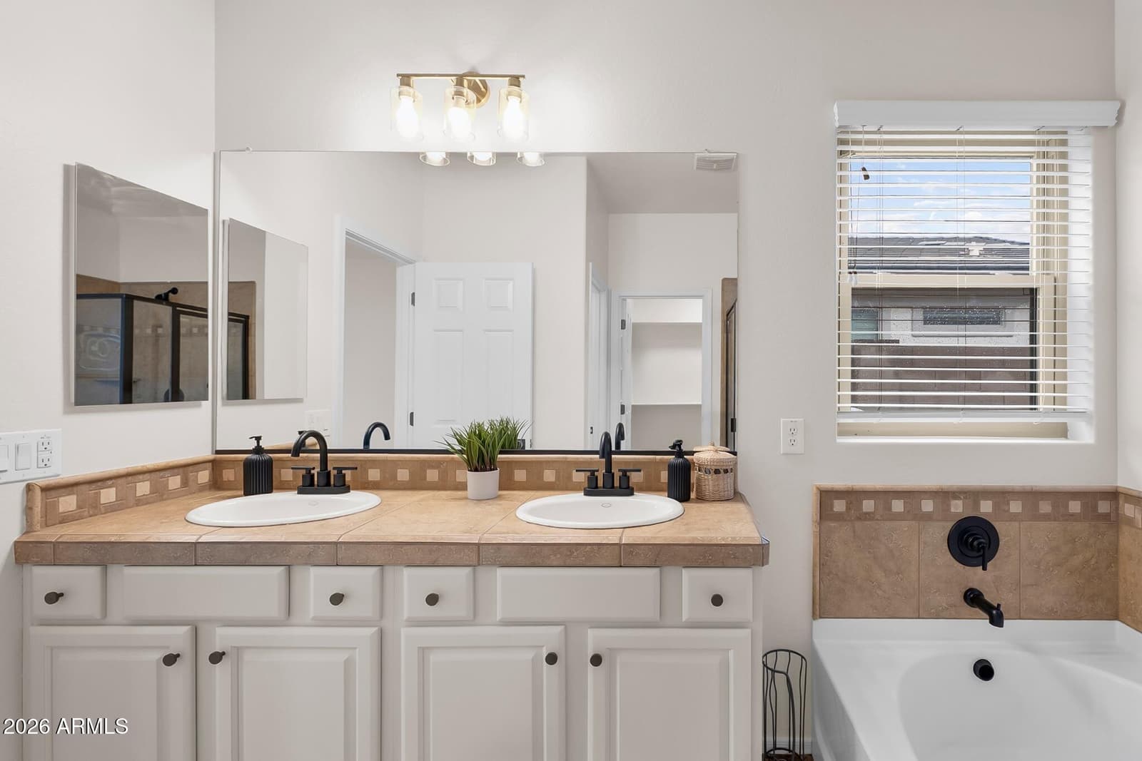 7171 S Sinova Court, Gilbert, AZ 85298 — photo 19 of 34