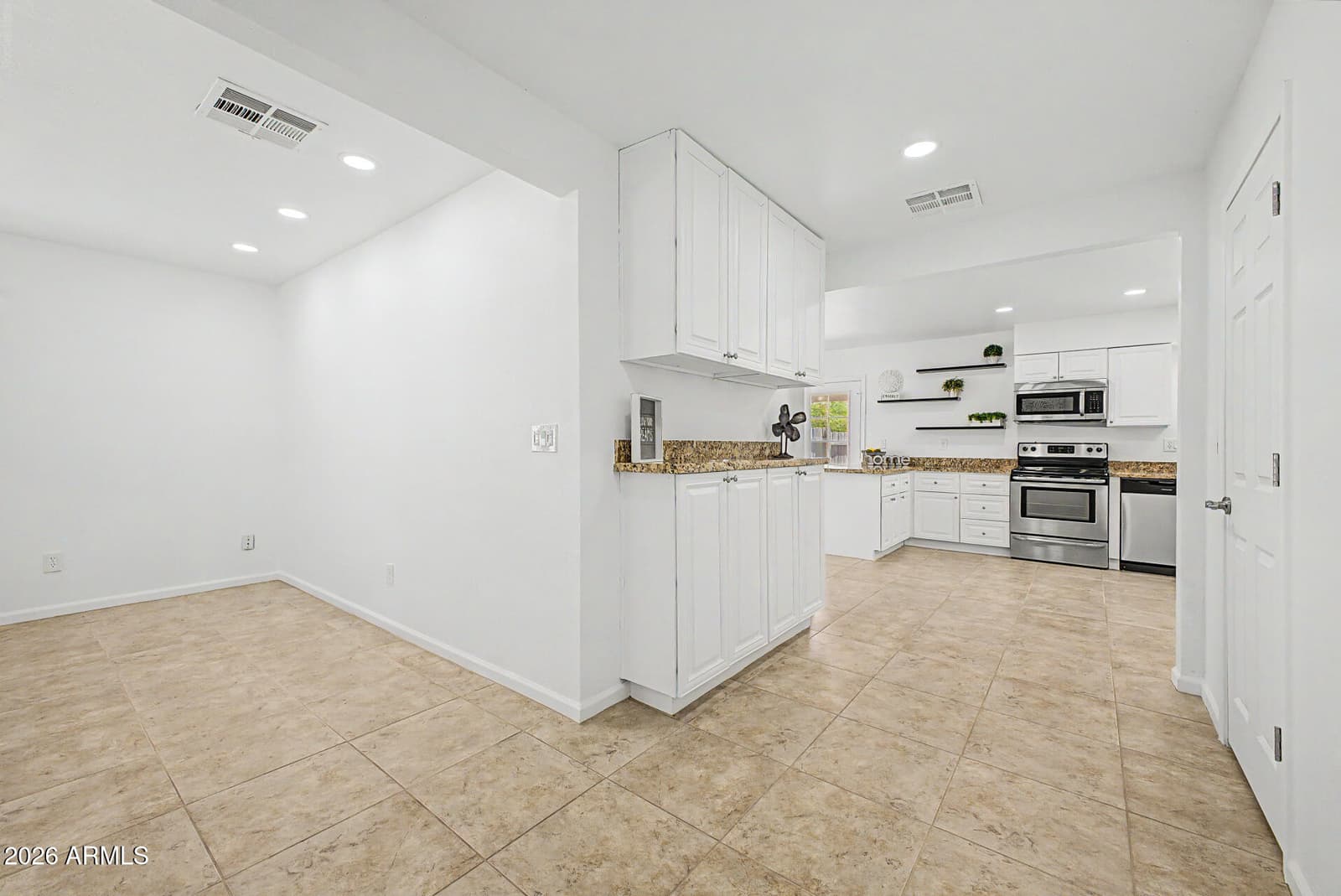 539 N 111th Place, Mesa, AZ 85207 — photo 11 of 28