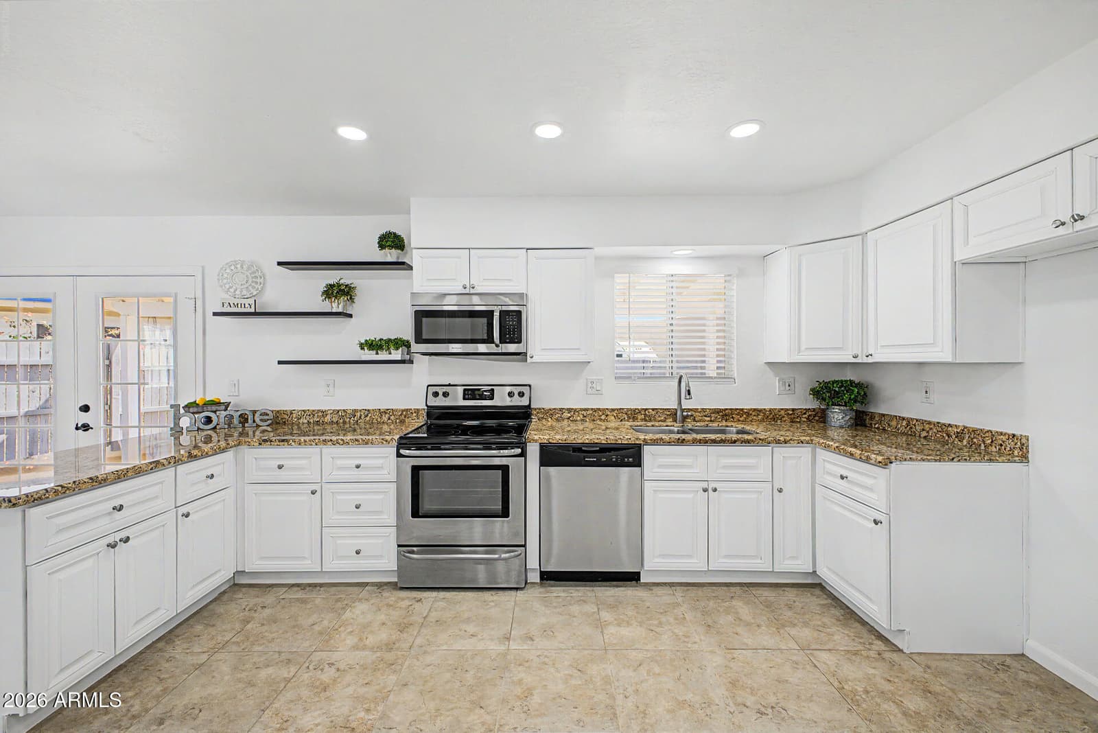 539 N 111th Place, Mesa, AZ 85207 — photo 5 of 28