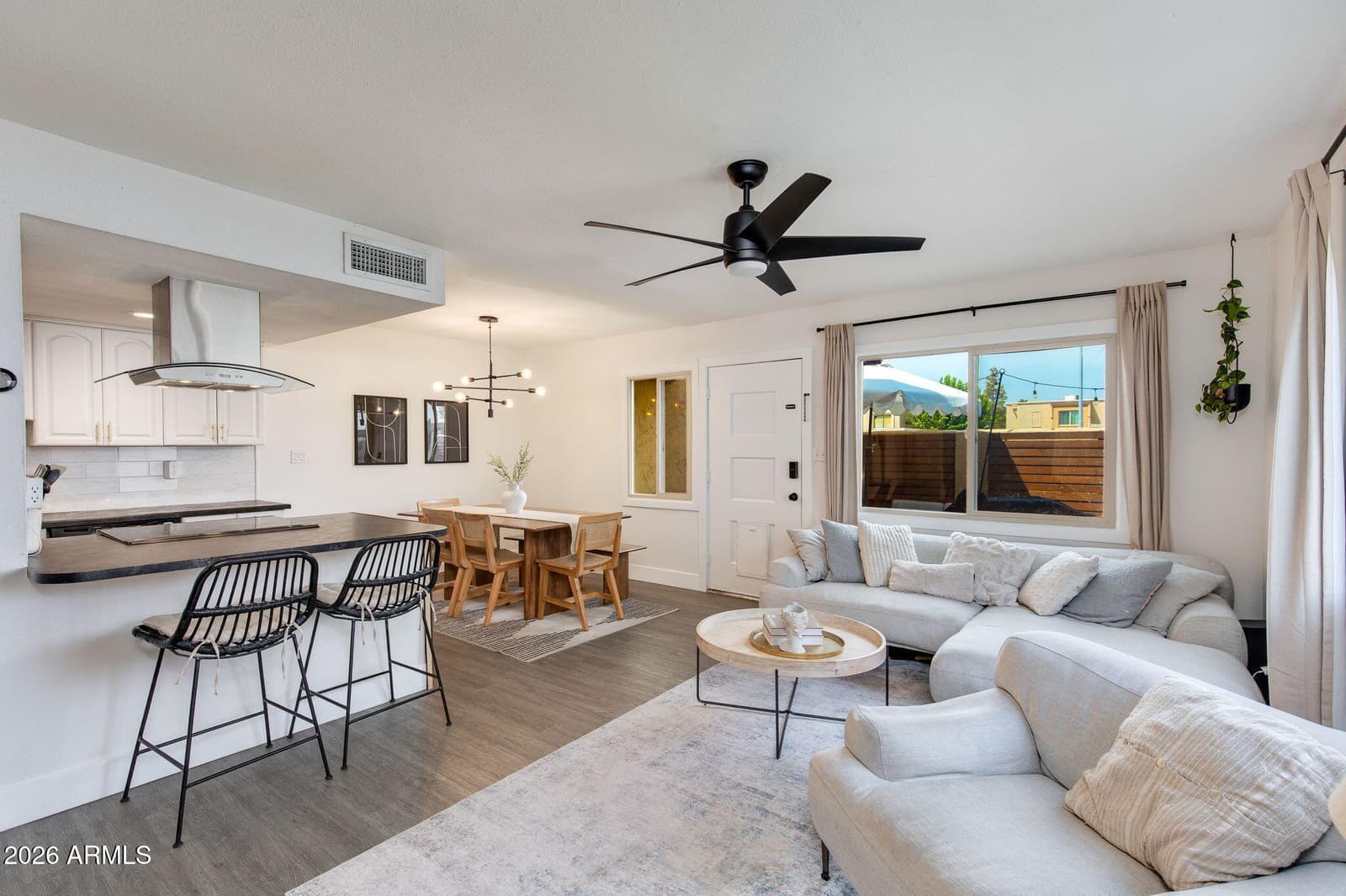 8129 E Glenrosa Avenue, Scottsdale, AZ 85251 — photo 11 of 35