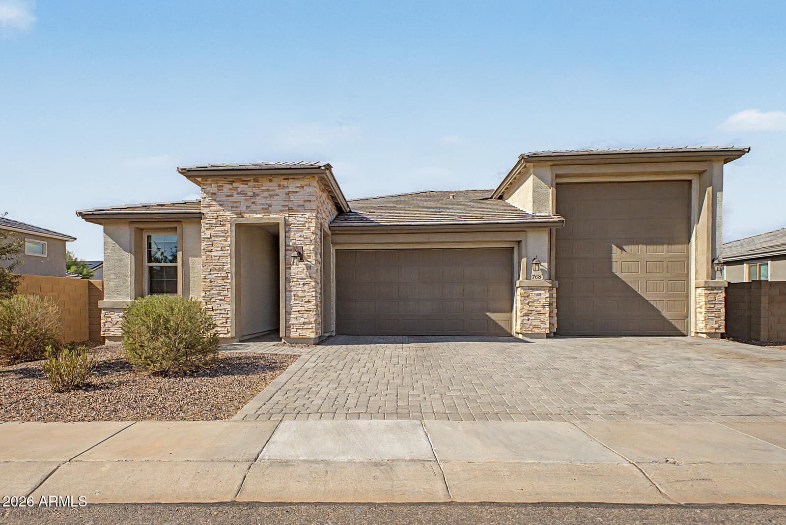 768 W Palo Verde Drive, Casa Grande, AZ 85122 — photo 1 of 38