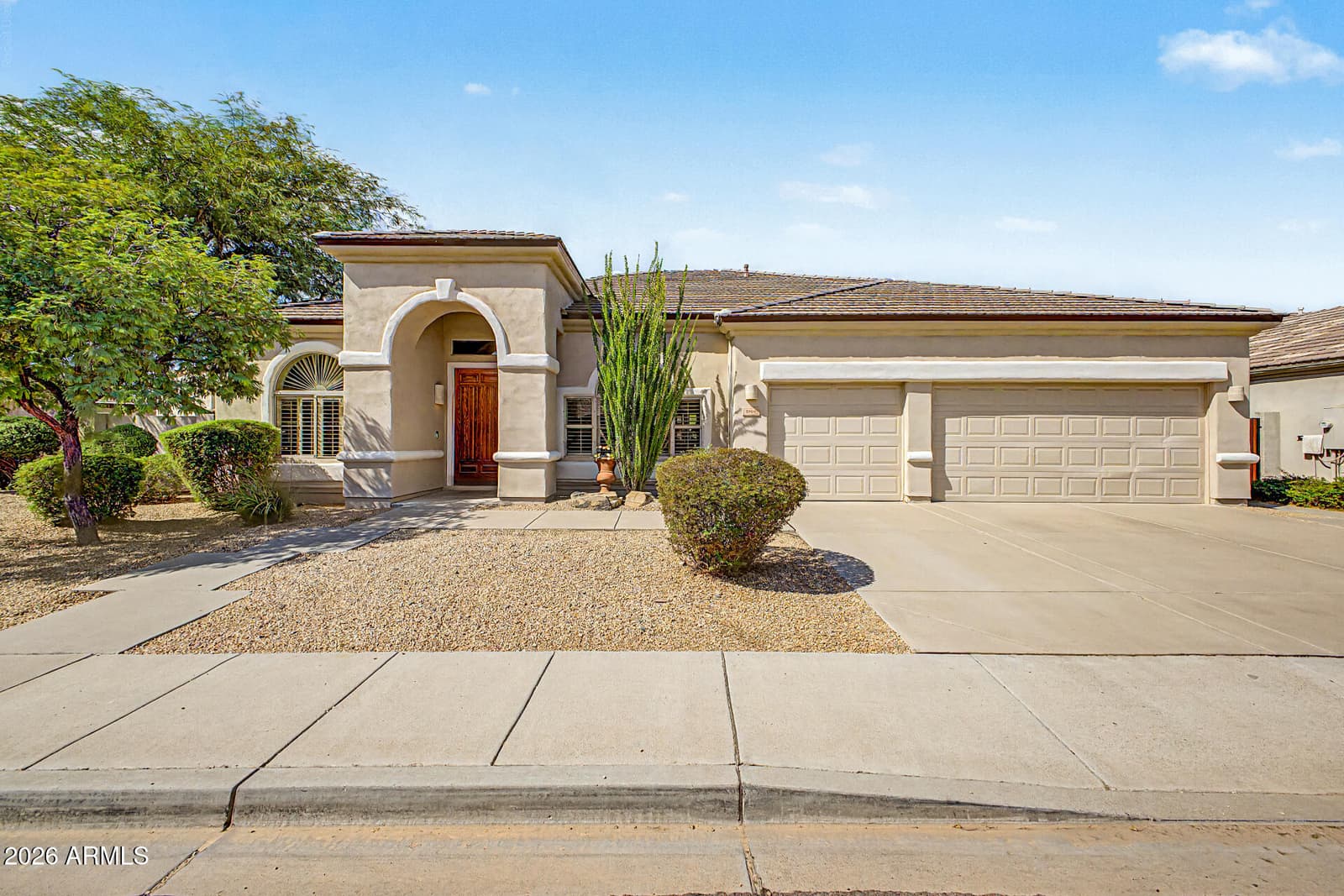 5504 E Via Montoya Drive, Phoenix, AZ 85054 — photo 1 of 36