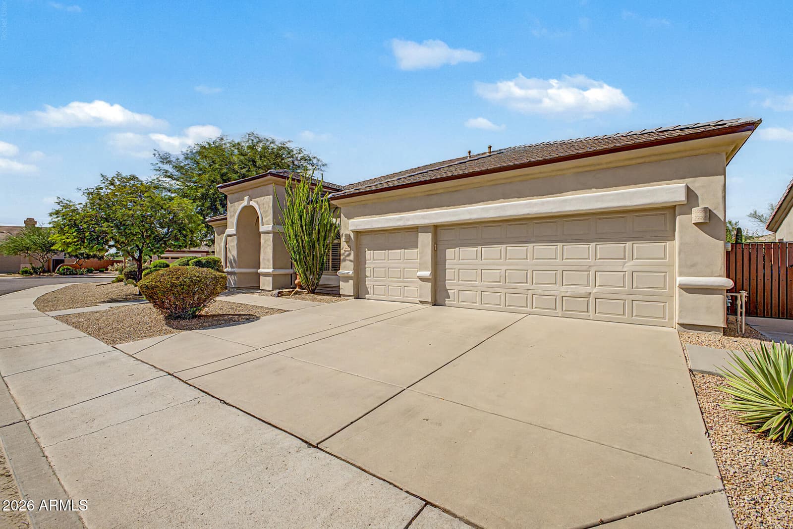 5504 E Via Montoya Drive, Phoenix, AZ 85054 — photo 5 of 36