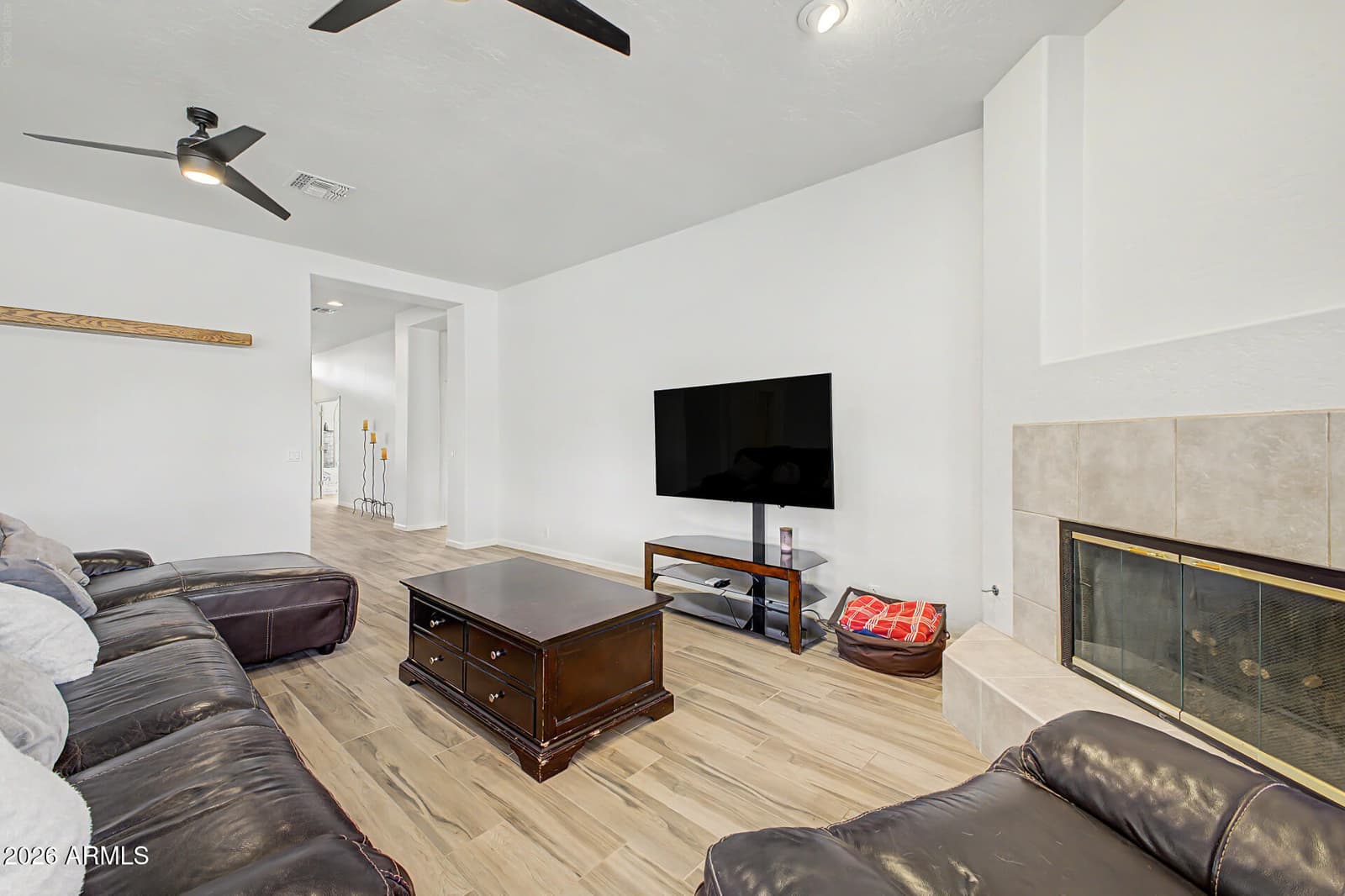 5504 E Via Montoya Drive, Phoenix, AZ 85054 — photo 10 of 36