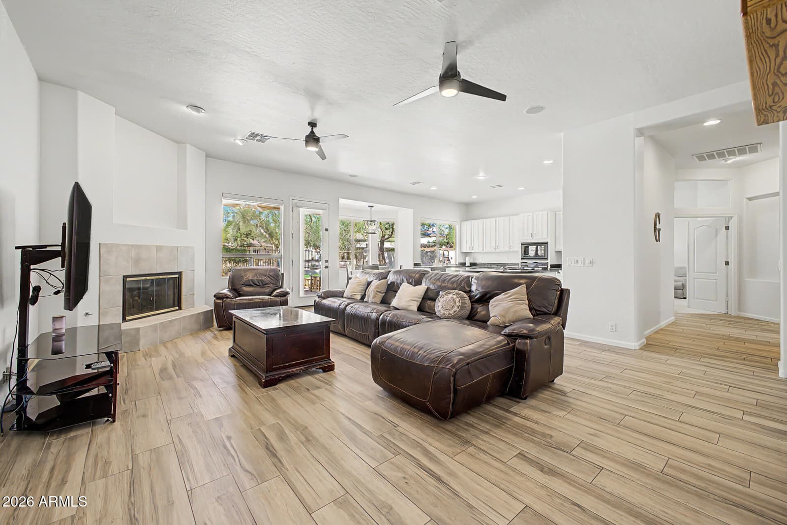 5504 E Via Montoya Drive, Phoenix, AZ 85054 — photo 12 of 36
