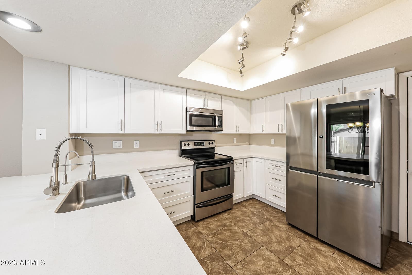 525 E Taro Lane, Phoenix, AZ 85024 — photo 8 of 22