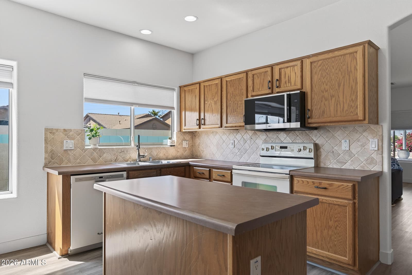 12553 W Washington Street, Avondale, AZ 85323 — photo 9 of 37