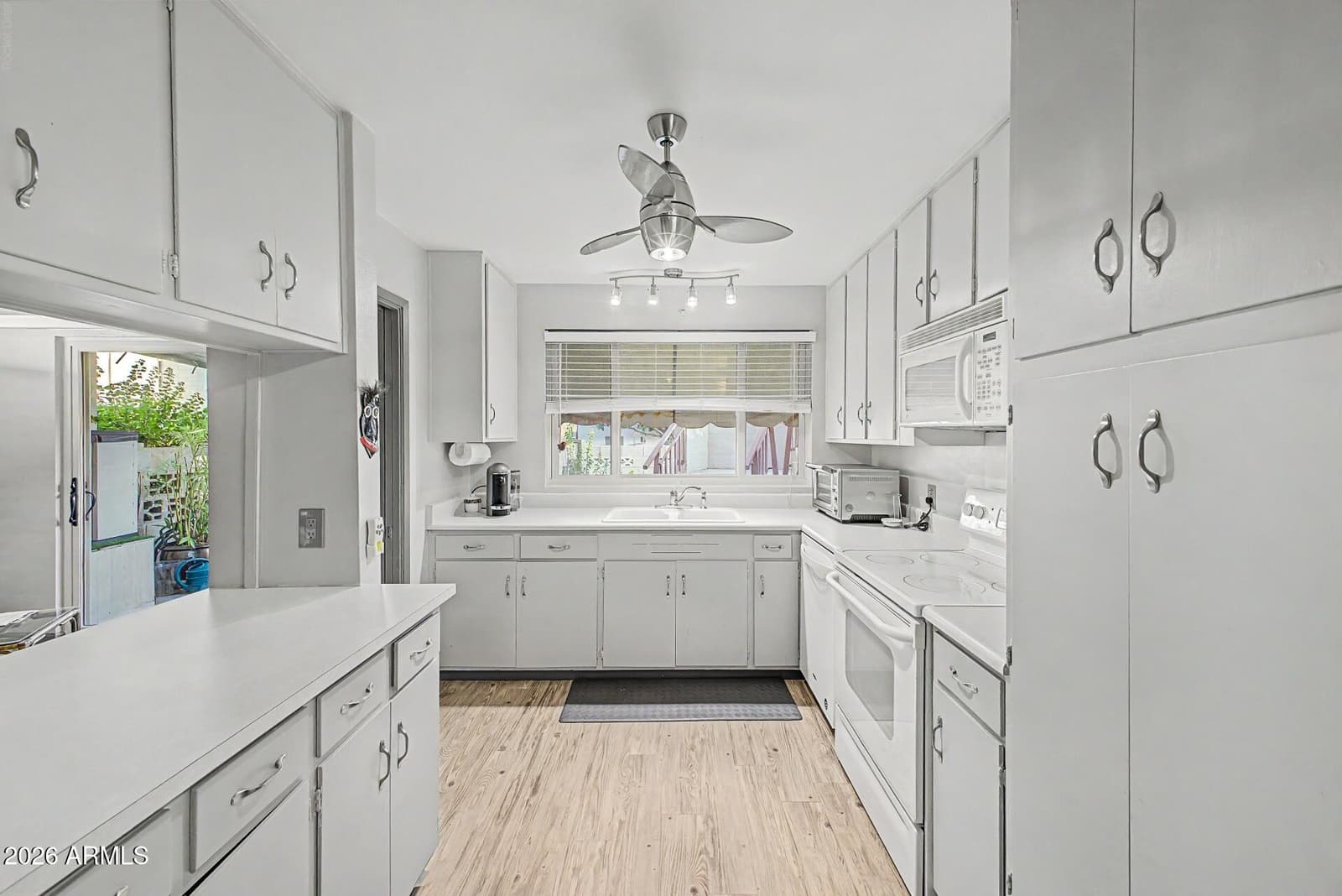 500 W Clarendon Avenue C7, Phoenix, AZ 85013 — photo 18 of 49