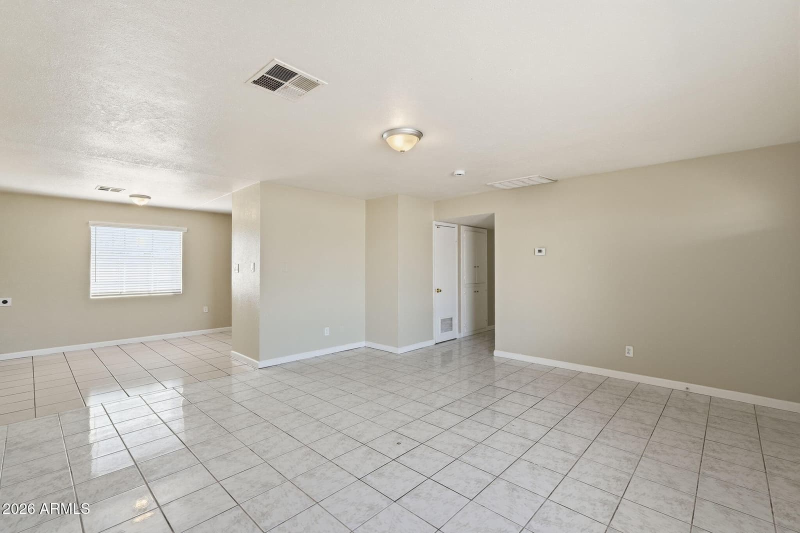 4601 N 50th Avenue, Phoenix, AZ 85031 — photo 9 of 32