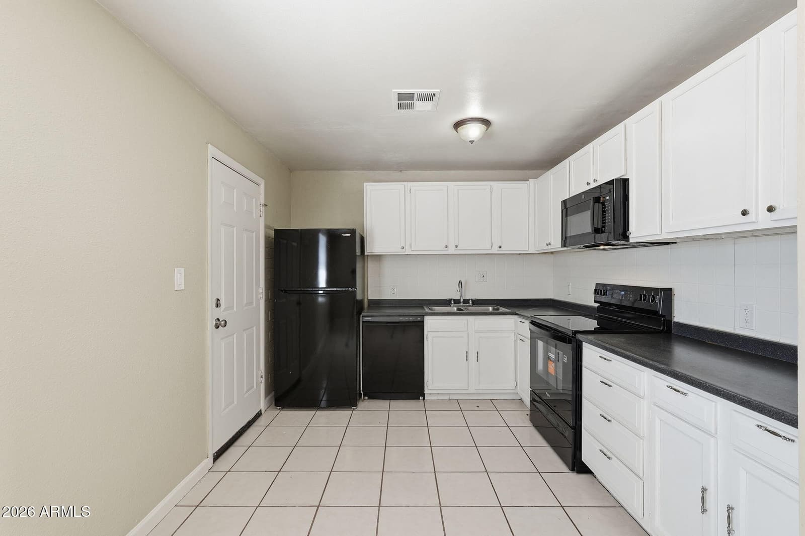 4601 N 50th Avenue, Phoenix, AZ 85031 — photo 10 of 32