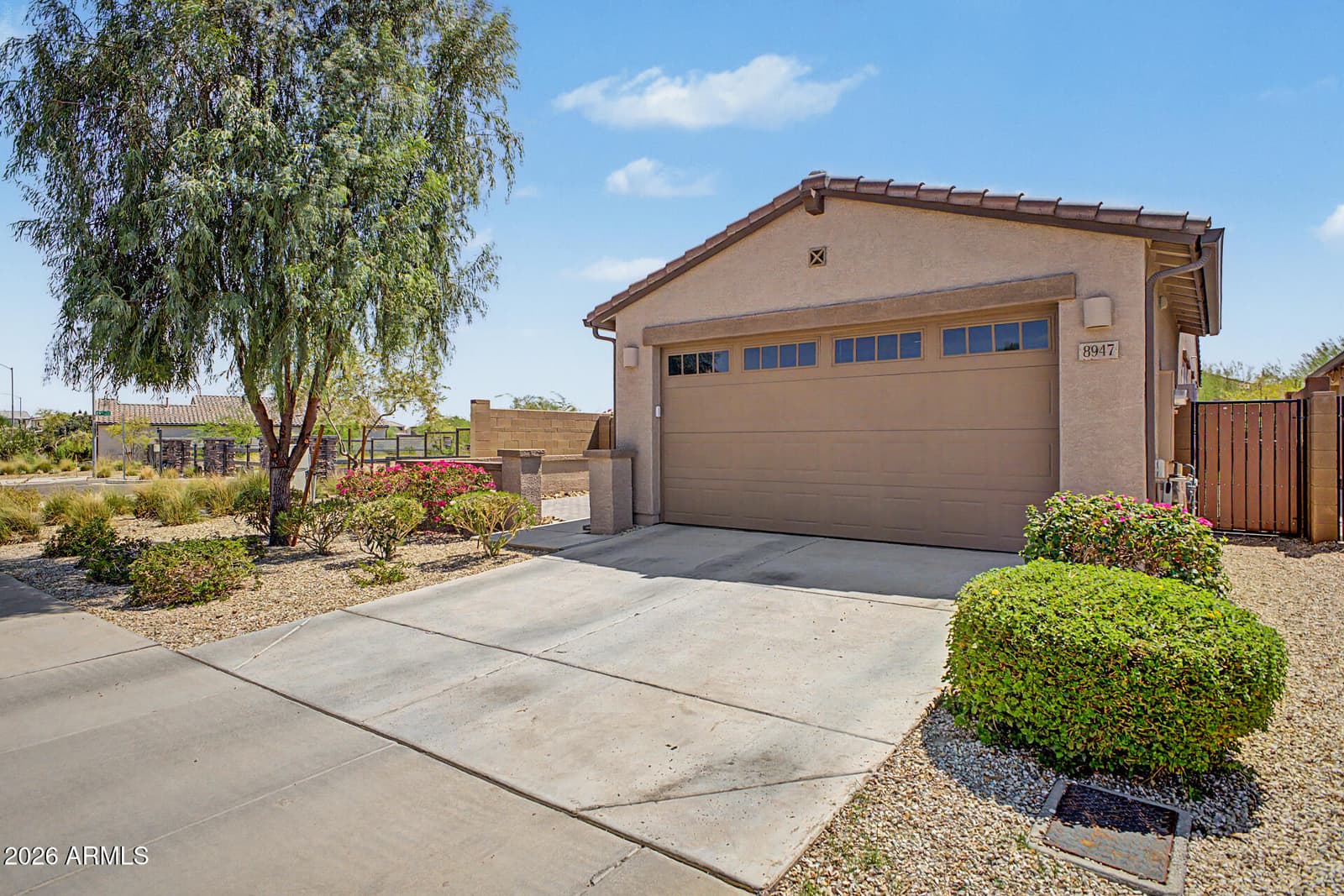 8947 W Solano Drive, Glendale, AZ 85305 — photo 4 of 37