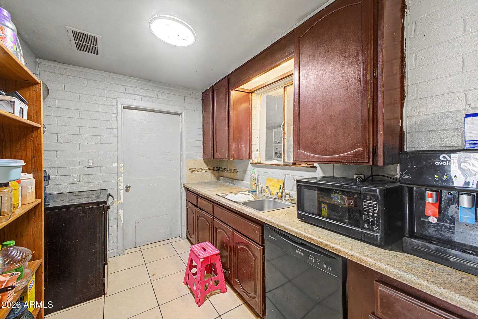 6020 N 31st Drive, Phoenix, AZ 85017 — photo 7 of 23