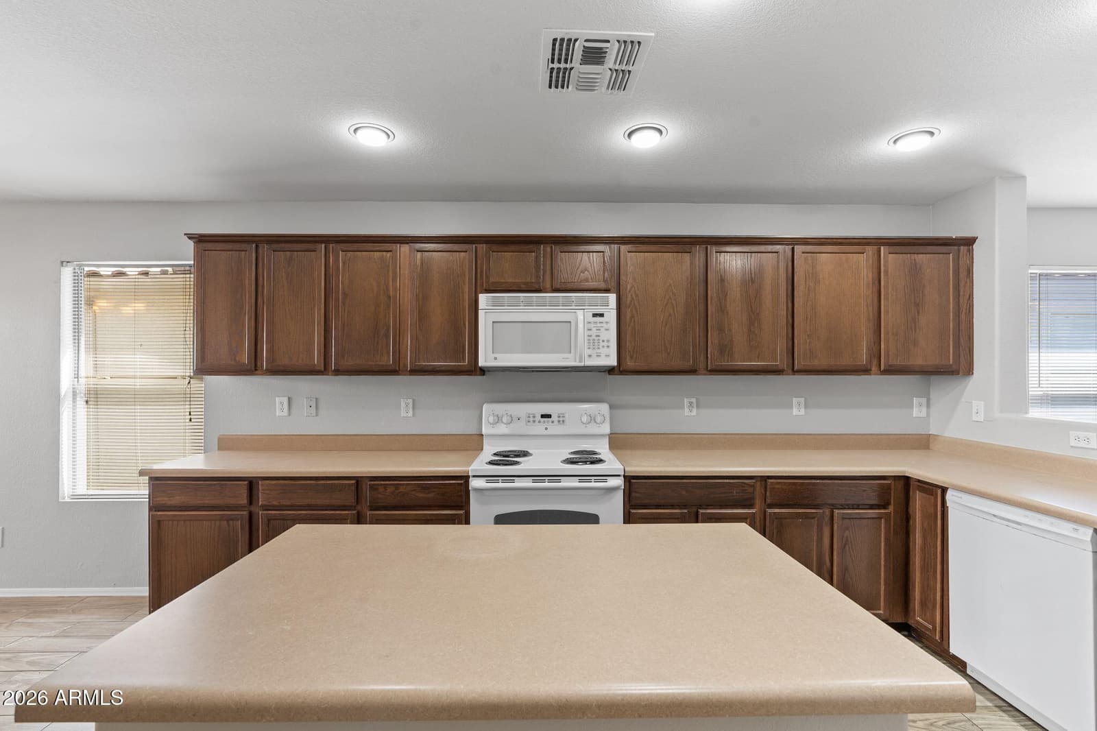 3742 E Jasper Drive, Gilbert, AZ 85296 — photo 7 of 46