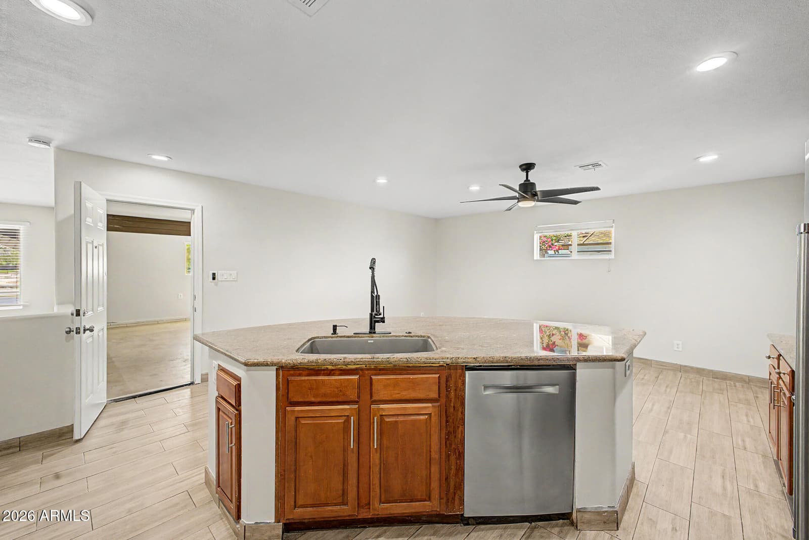 3224 E Sweetwater Avenue, Phoenix, AZ 85032 — photo 11 of 36