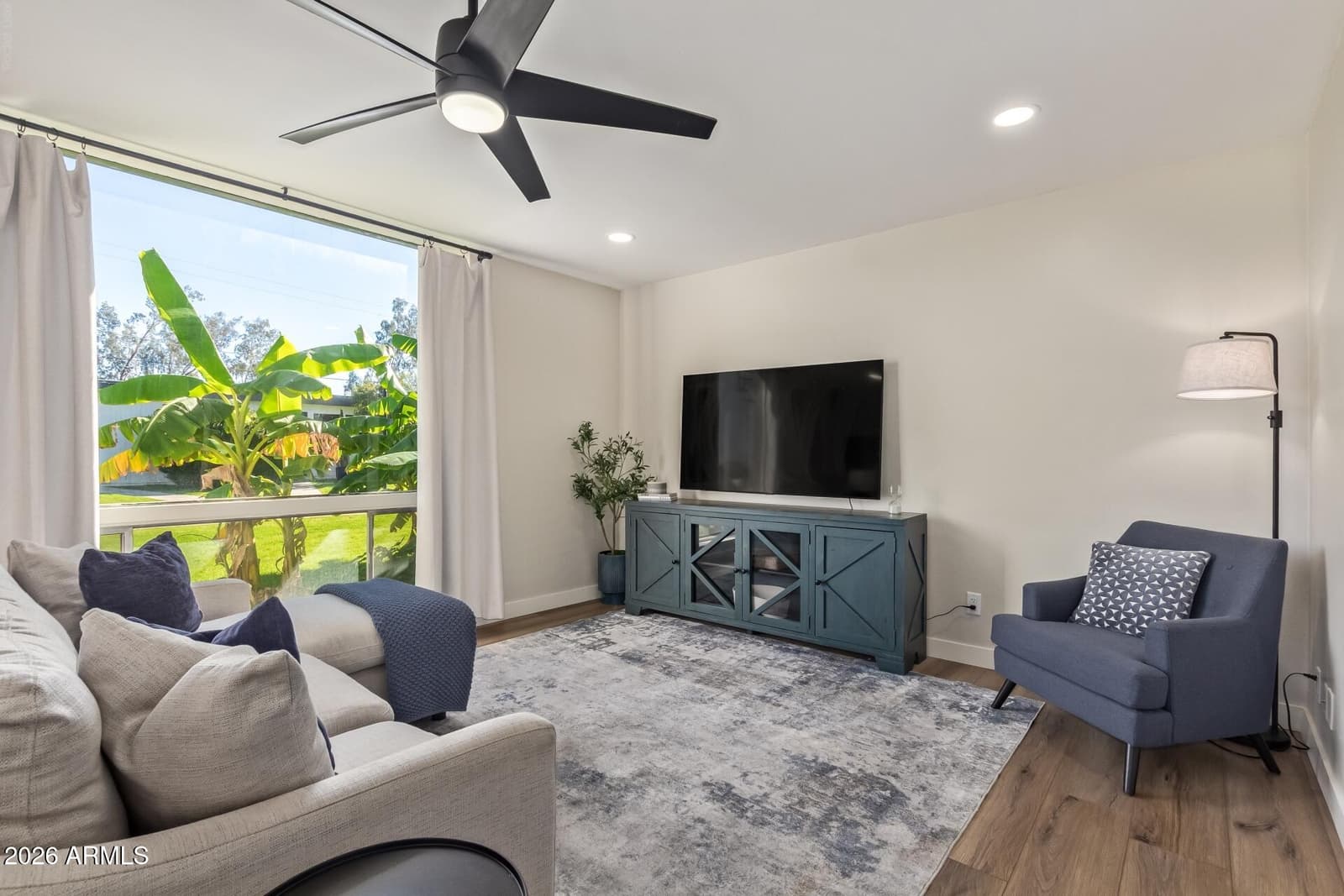 3242 E Camelback Road 106, Phoenix, AZ 85018 — photo 4 of 17