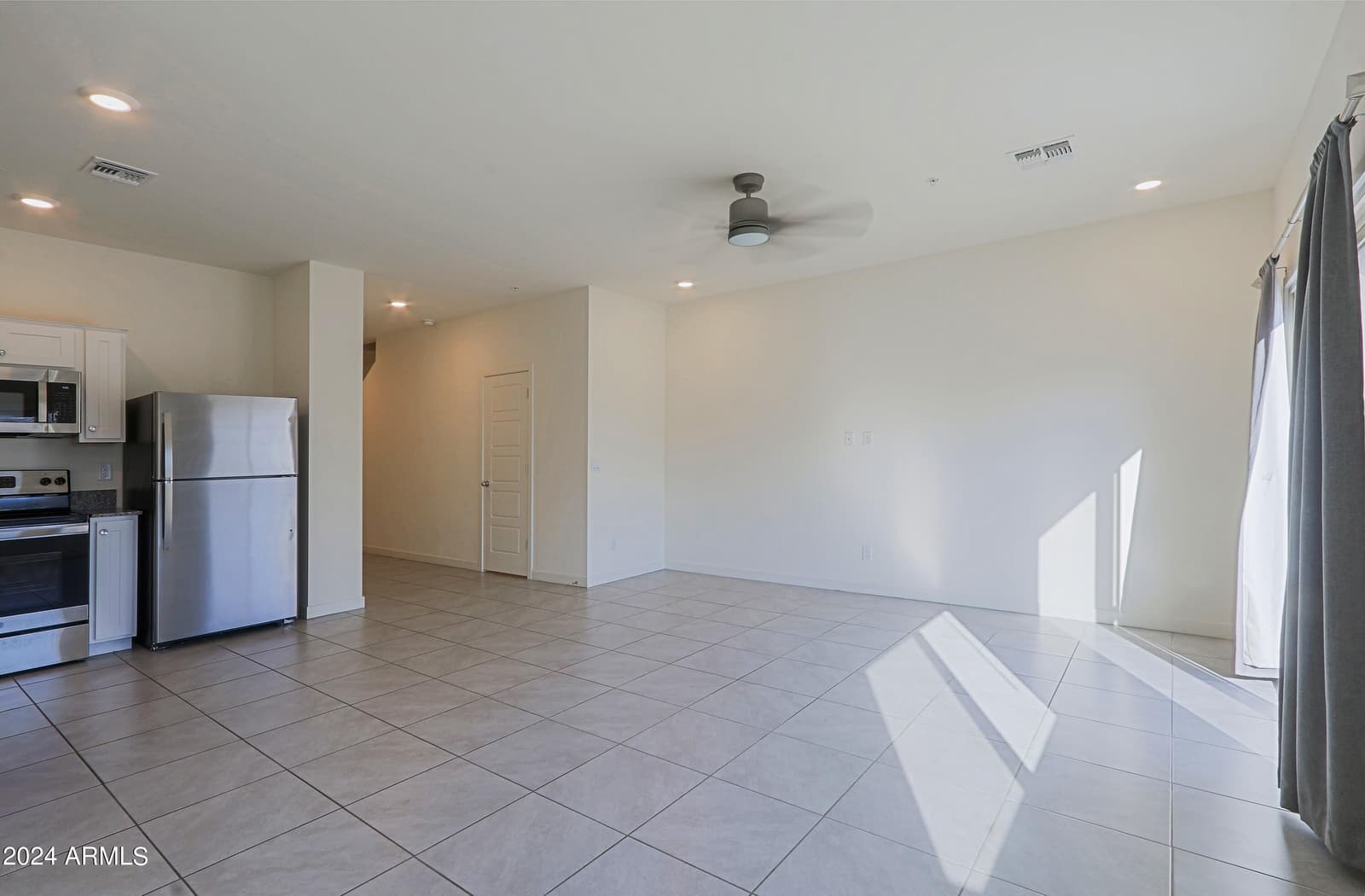 2231 W Laurie Lane, Phoenix, AZ 85021 — photo 5 of 29