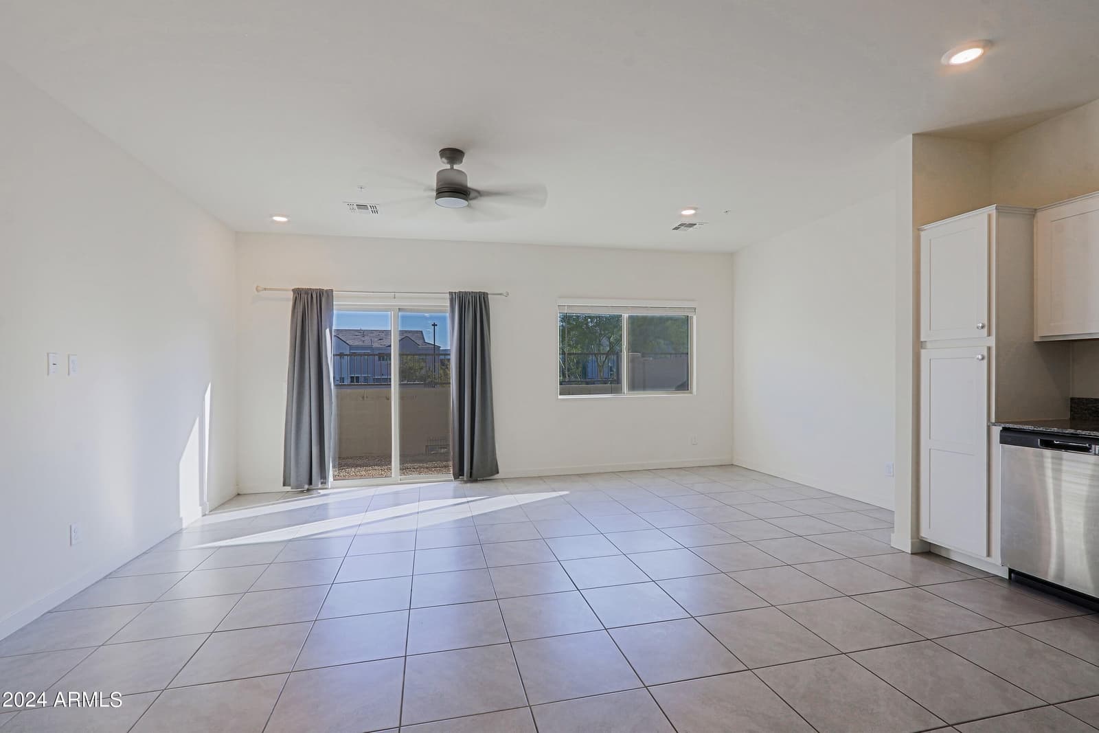 2231 W Laurie Lane, Phoenix, AZ 85021 — photo 6 of 29
