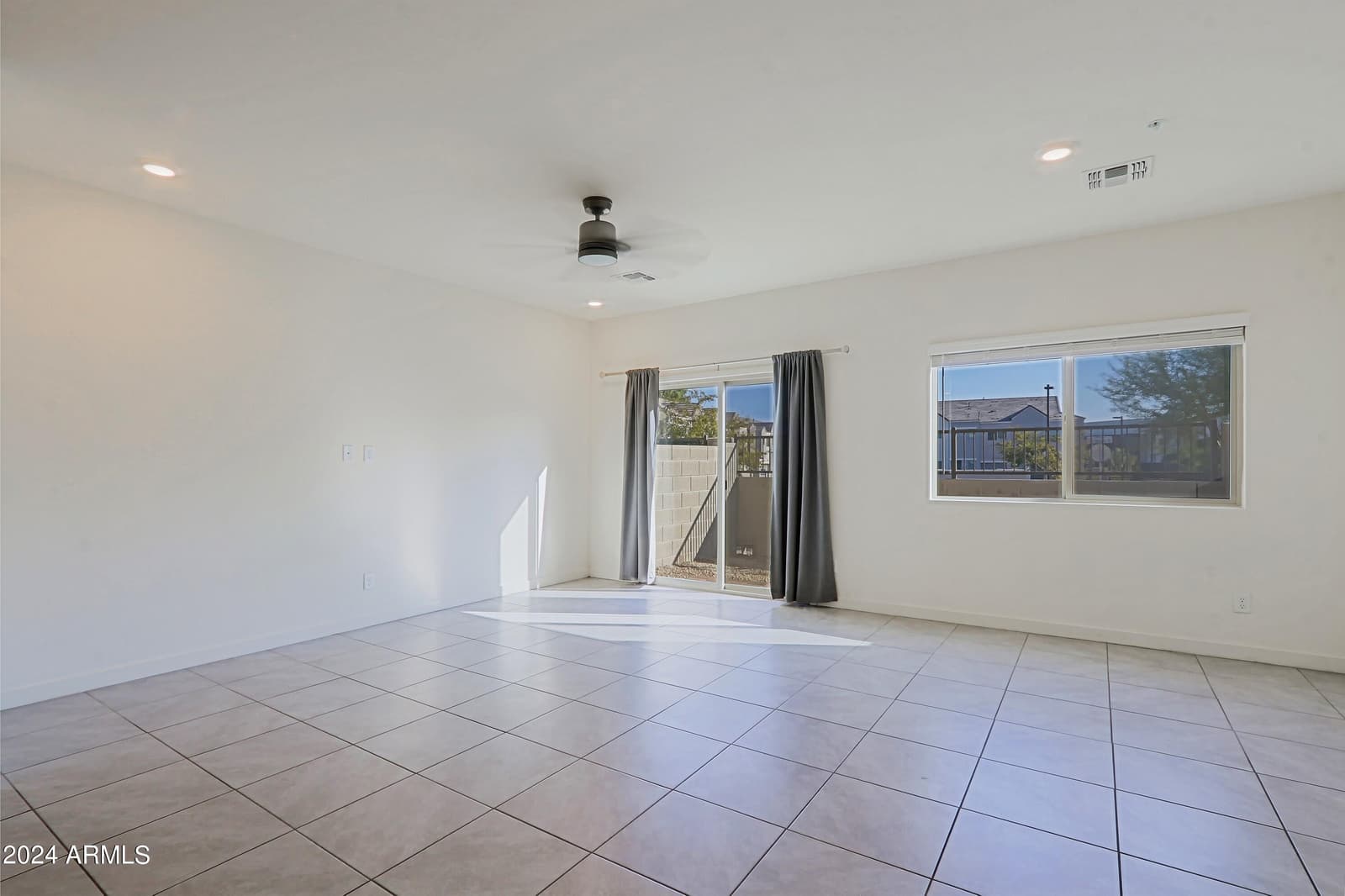 2231 W Laurie Lane, Phoenix, AZ 85021 — photo 8 of 29