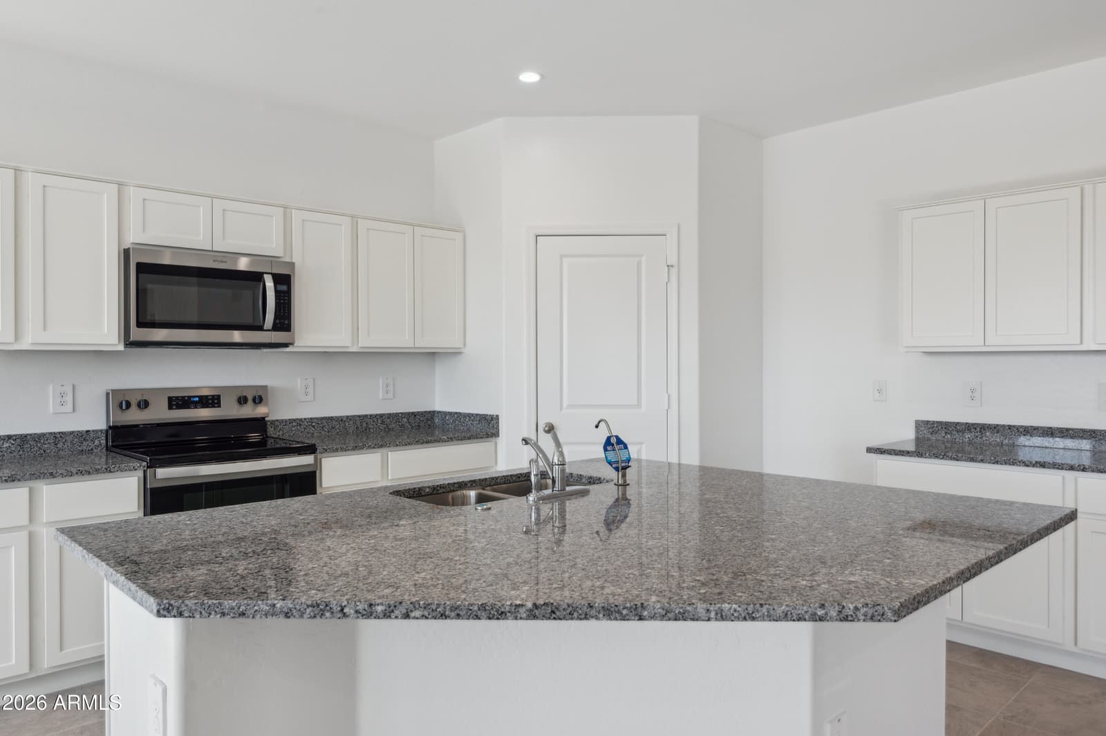 1513 E Currier Drive E, Casa Grande, AZ 85122 — photo 1 of 56