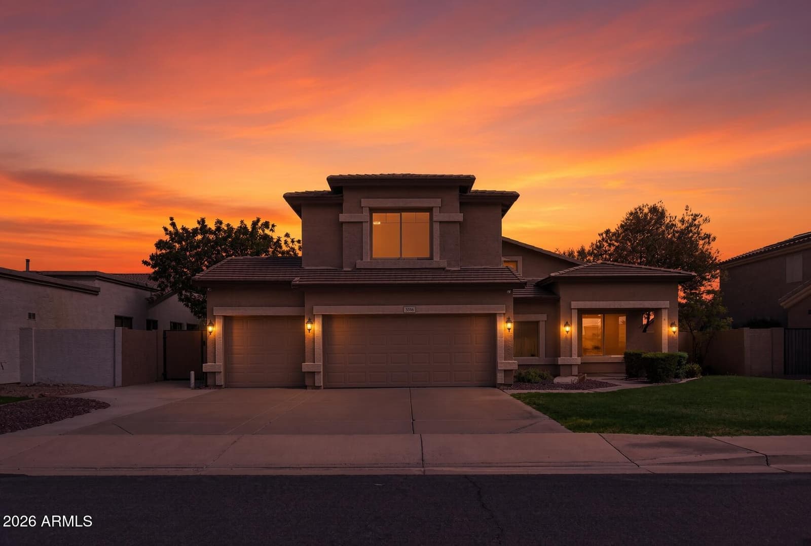 3316 E Maplewood Street, Gilbert, AZ 85297 — photo 3 of 61