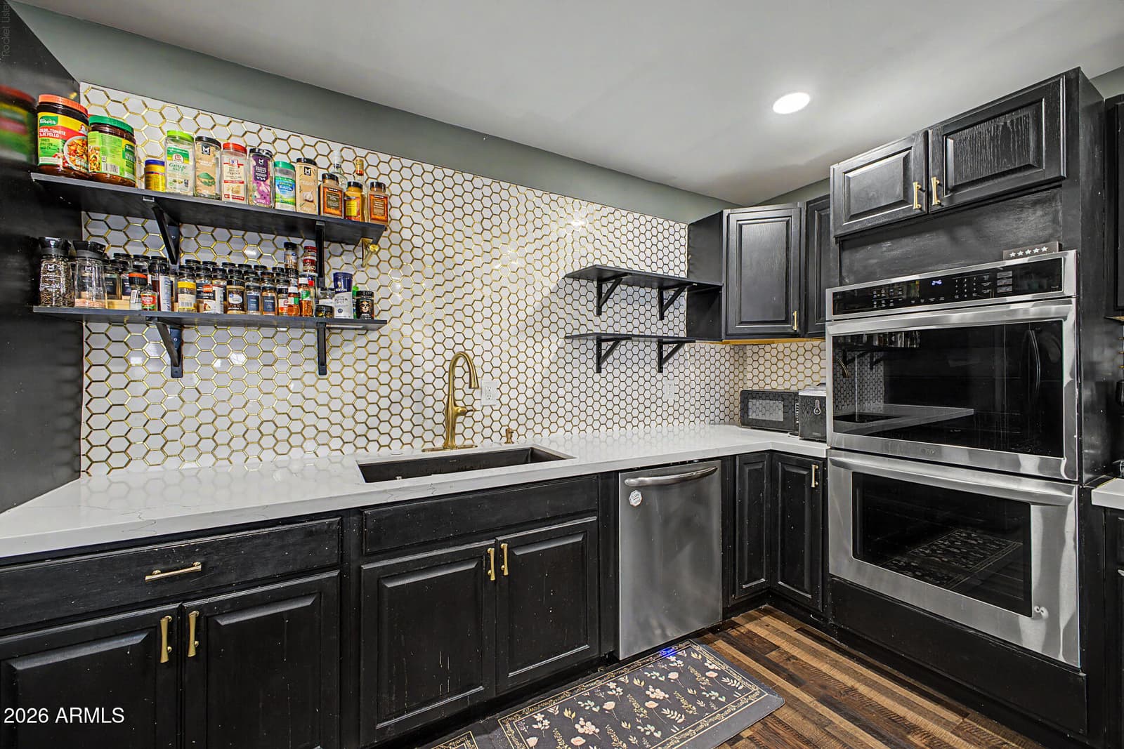 4139 W Desert Hills Drive, Phoenix, AZ 85029 — photo 4 of 14