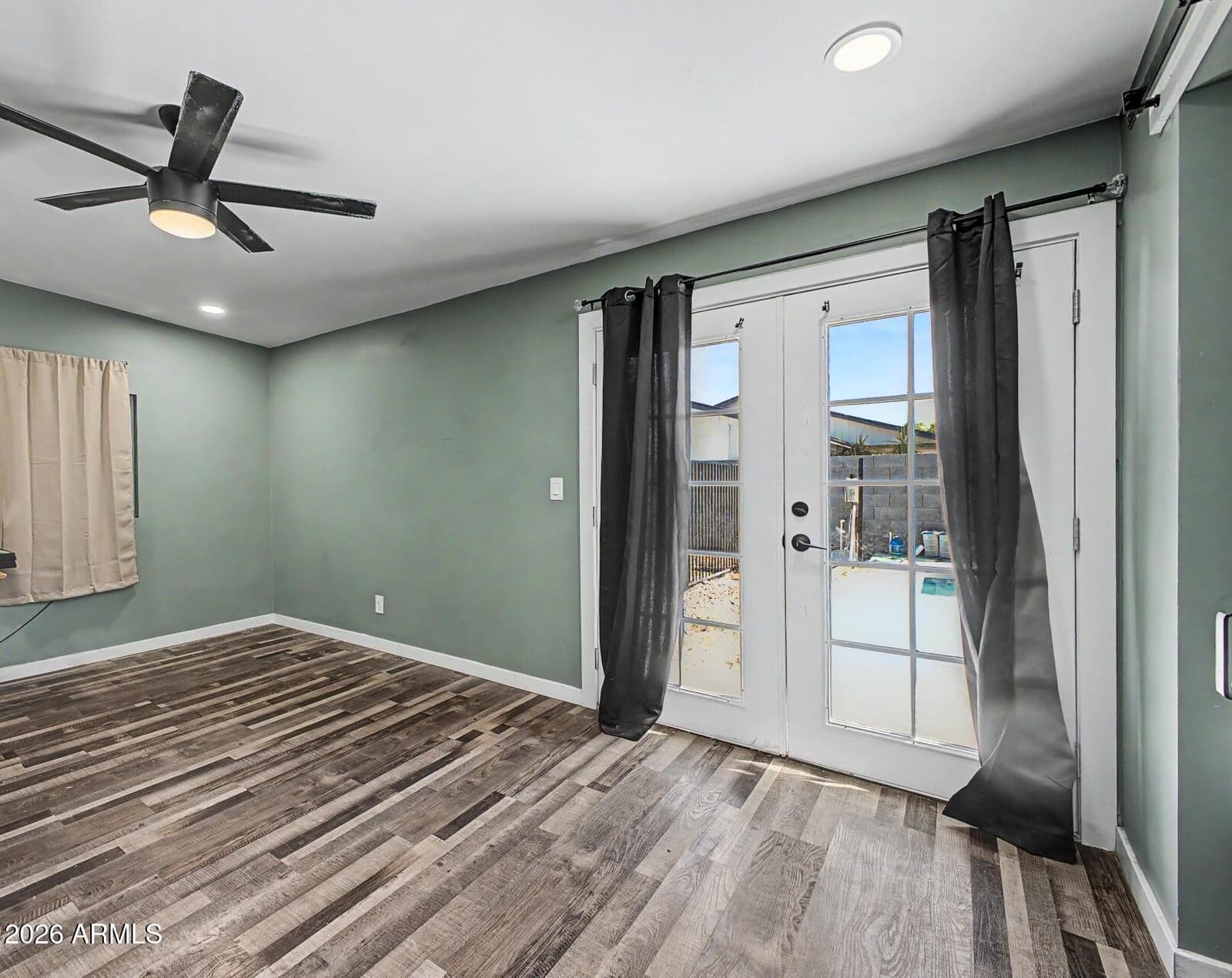 4139 W Desert Hills Drive, Phoenix, AZ 85029 — photo 10 of 14