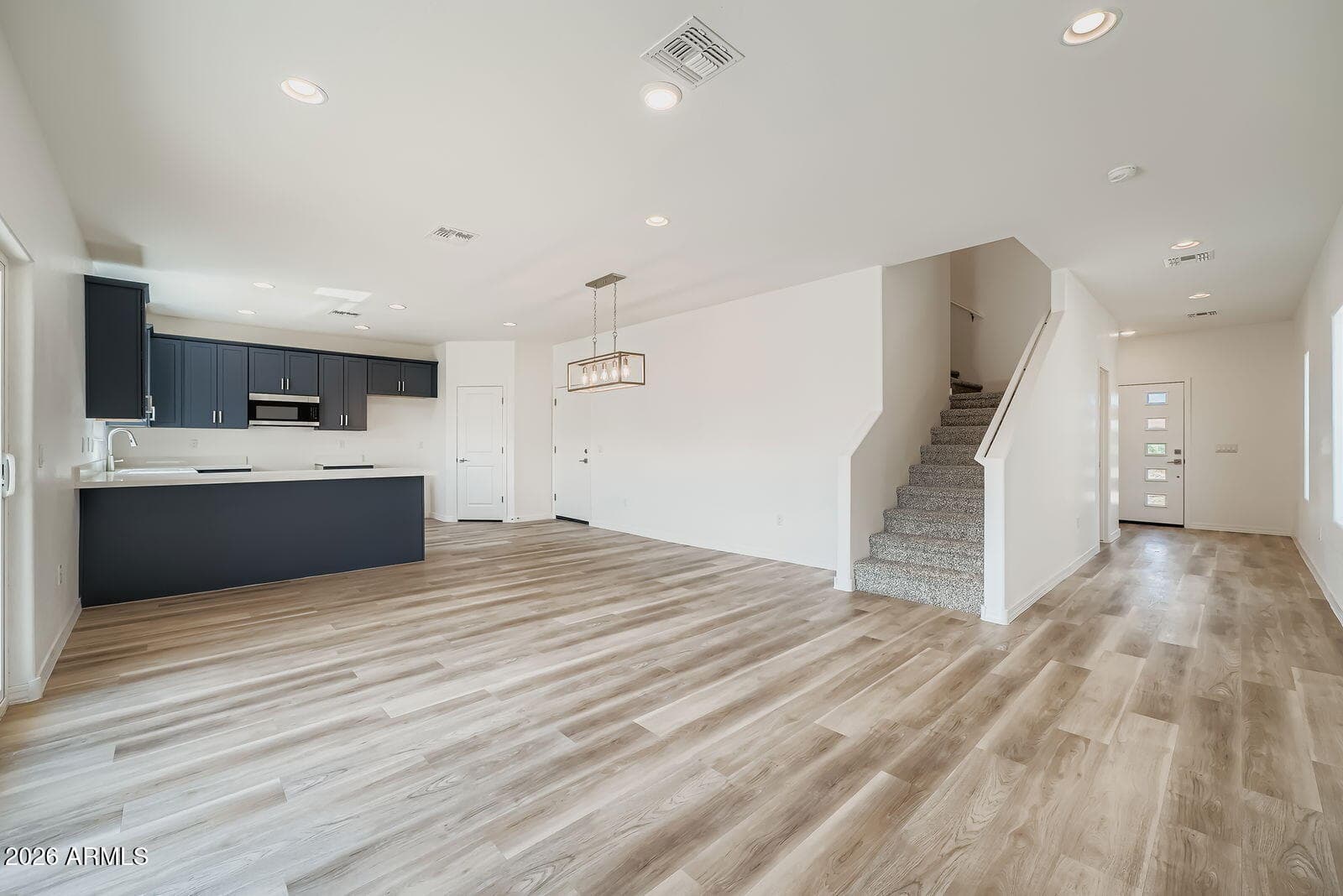 5519 S 11th Avenue, Phoenix, AZ 85041 — photo 4 of 28