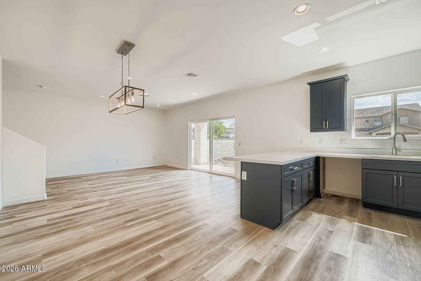 5519 S 11th Avenue, Phoenix, AZ 85041 — photo 8 of 28