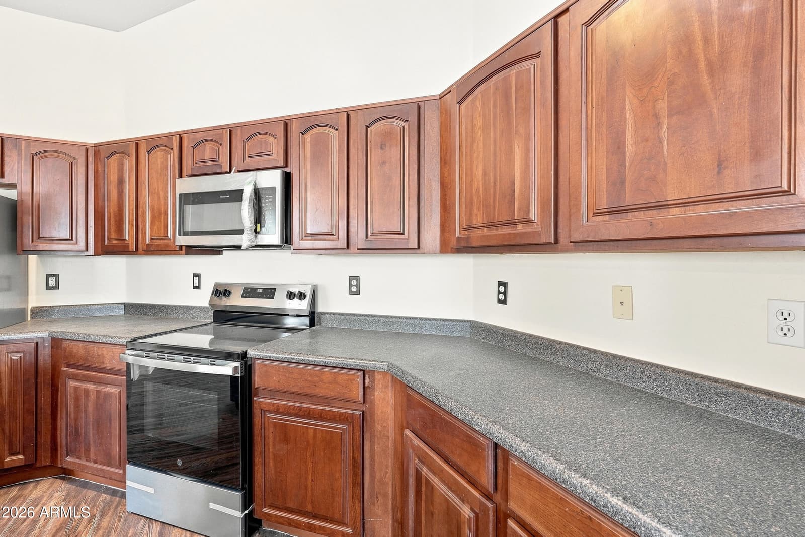 14843 W Shaw Butte Drive, Surprise, AZ 85379 — photo 8 of 40