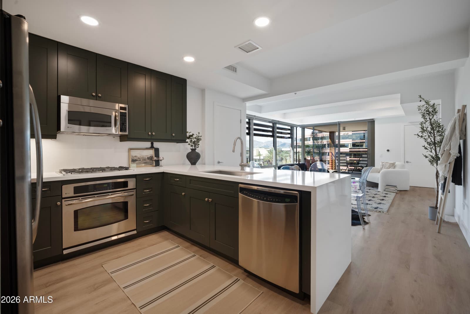 7141 E Rancho Vista Drive 5005, Scottsdale, AZ 85251 — photo 1 of 37