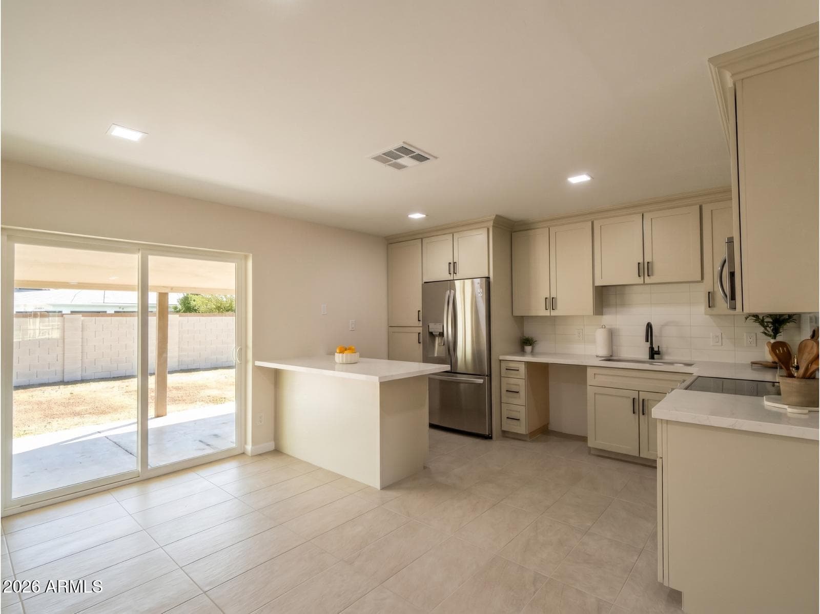 4147 W Echo Lane, Phoenix, AZ 85051 — photo 10 of 37