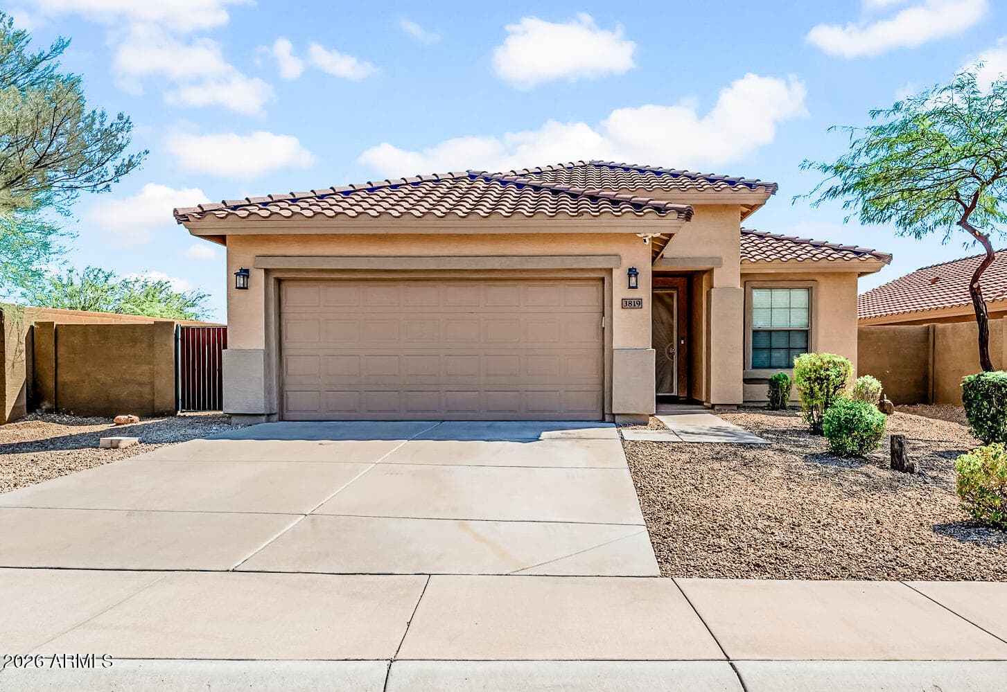 3819 W Links Drive, Phoenix, AZ 85086 — photo 1 of 20